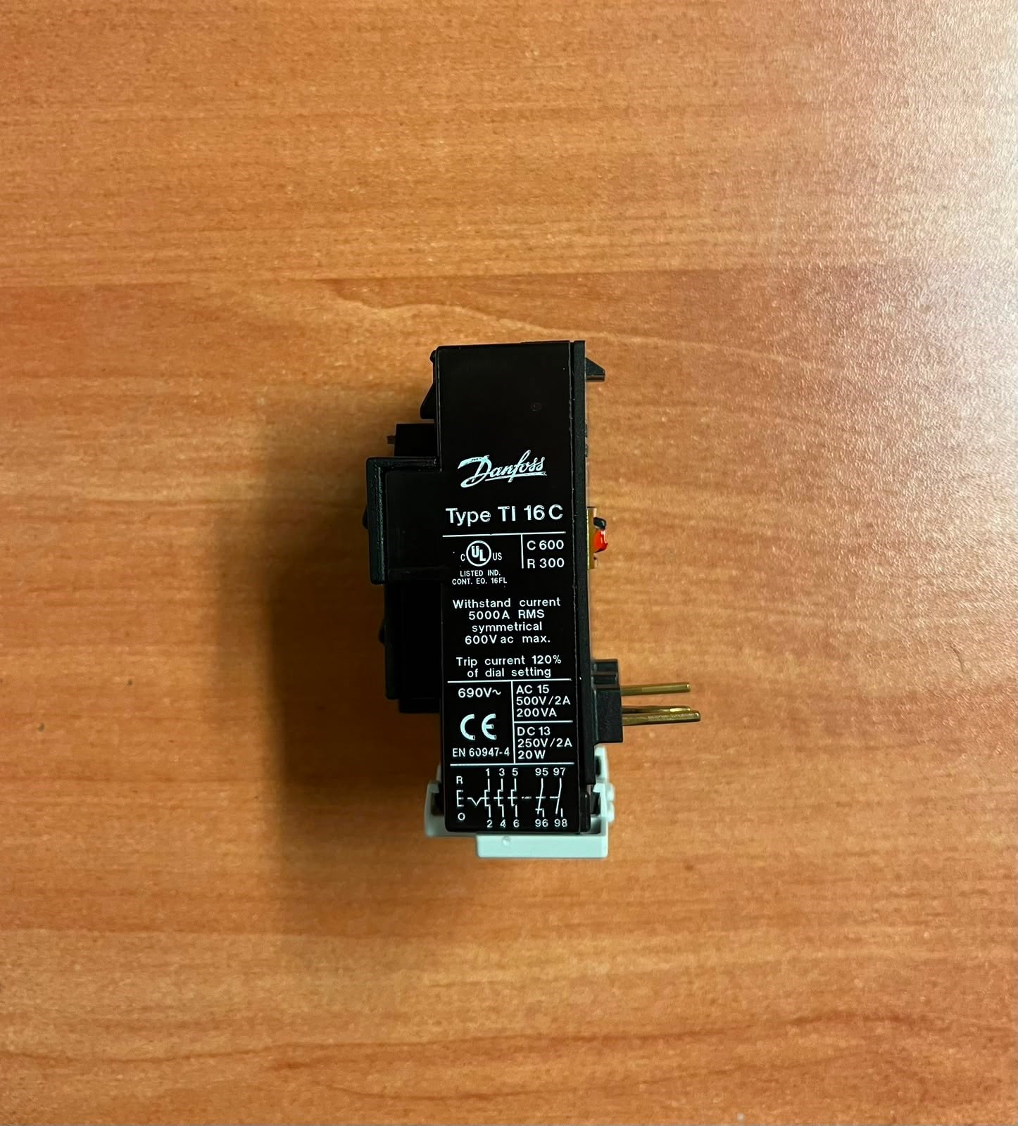 Termik Röle TI 16 C 
DOL 11 - 16 A  Y/D 19-27 A 