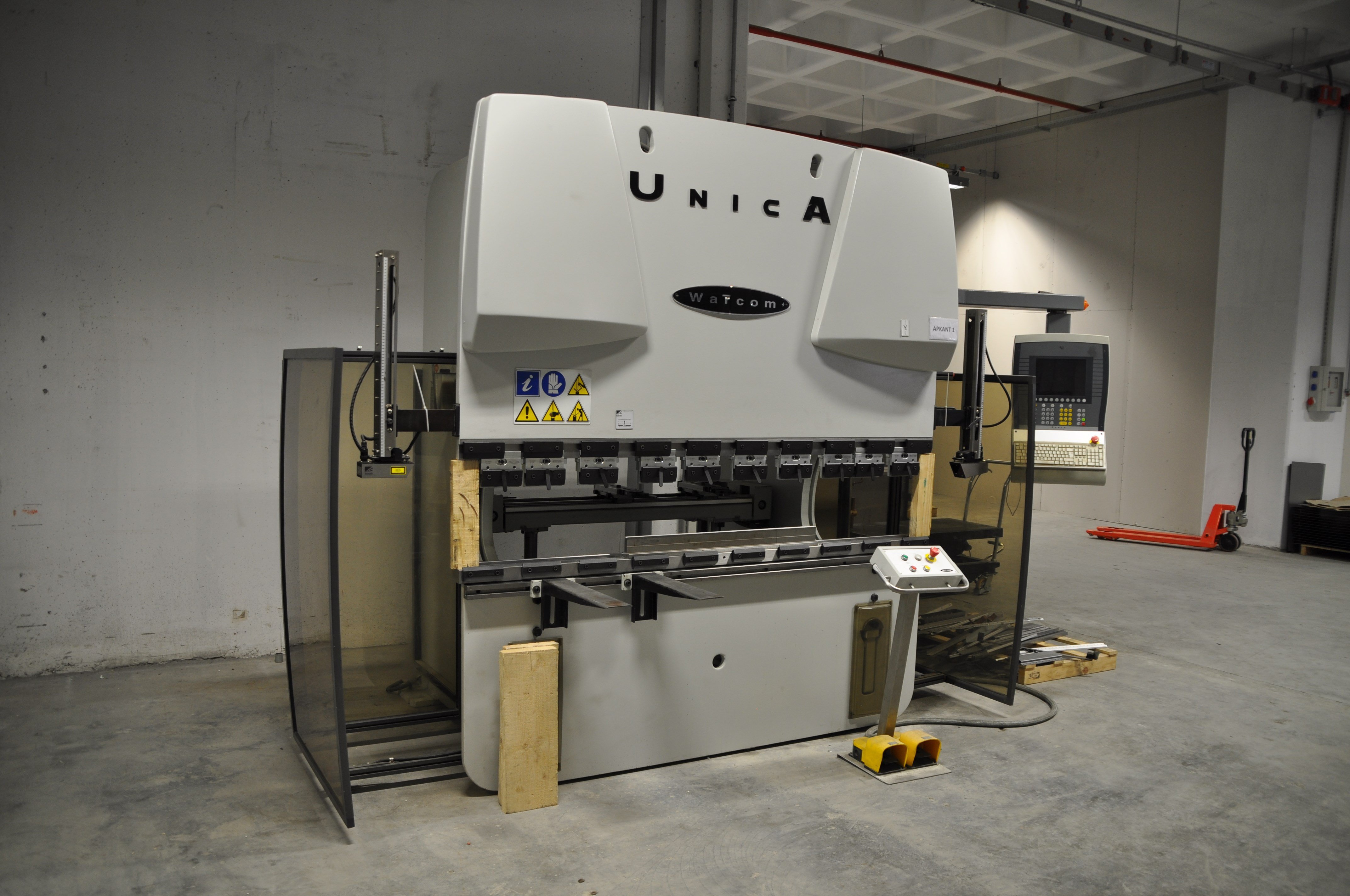 Warcom UNICA CNC Abkant Pres