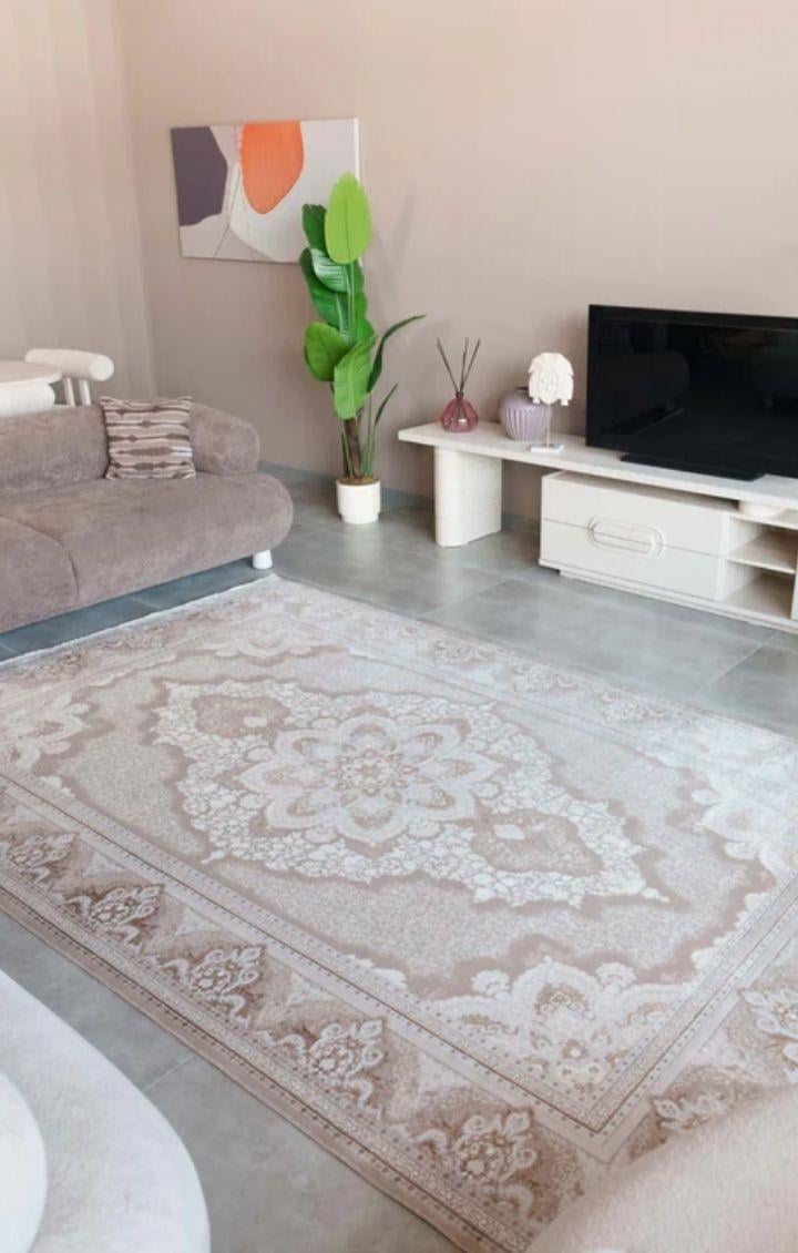 By Özer Halı Bej Renk Bordürlü Göbekli Klasik Stil Saray Halı Juliet JU26A Salon Halısı