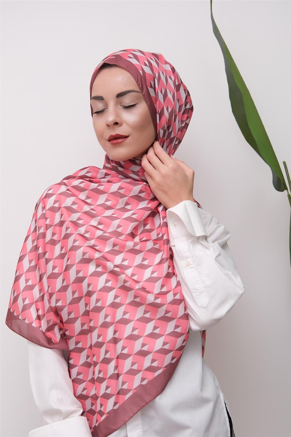 Modern Geometrik Desenli Dijital Soft Şal