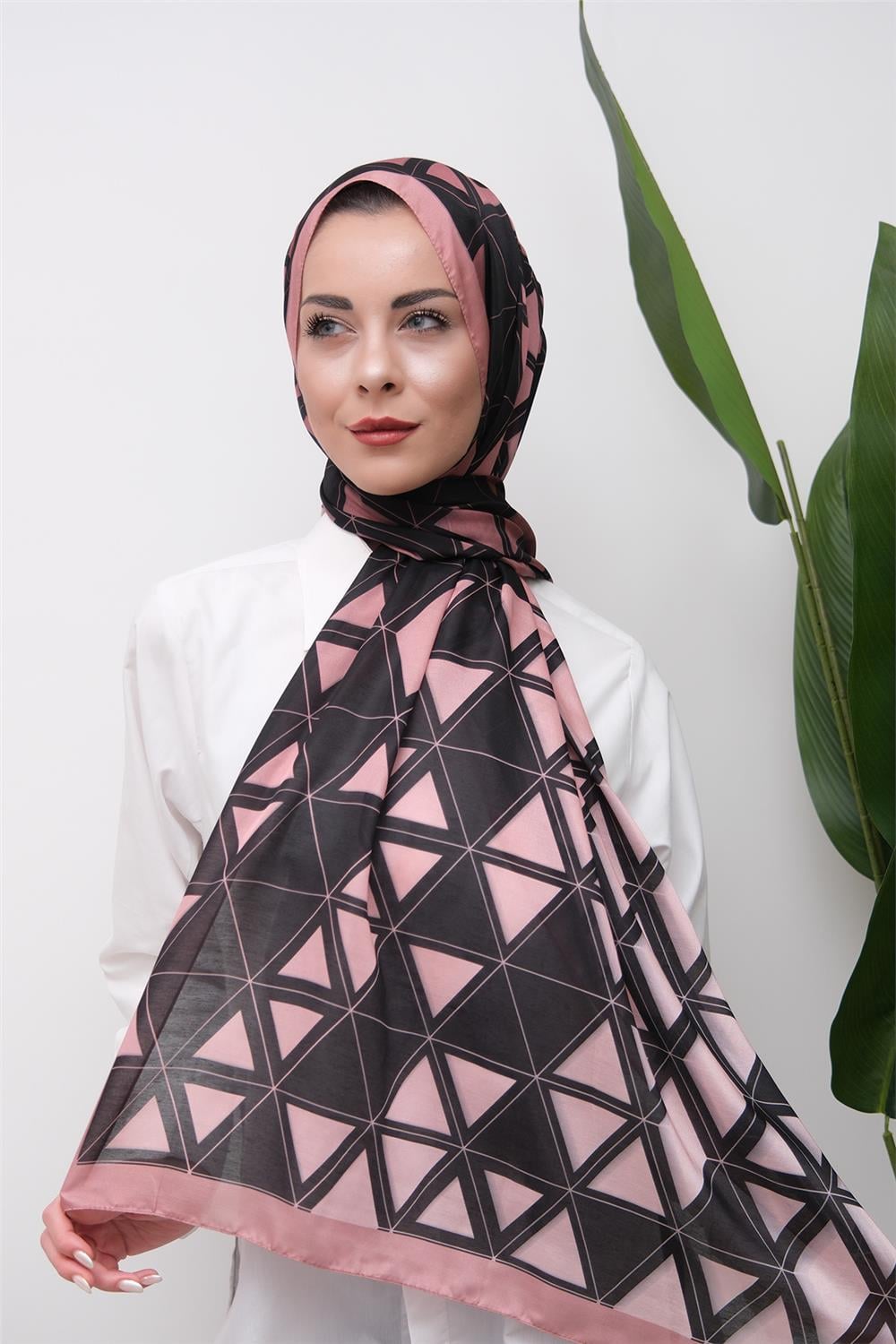 Modern Lines Üçgen Desenli Dijital Soft Şal 