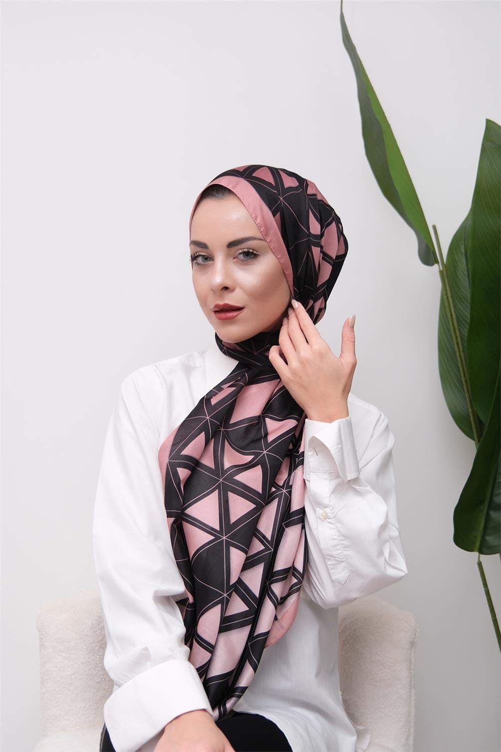 Modern Lines Üçgen Desenli Dijital Soft Şal 
