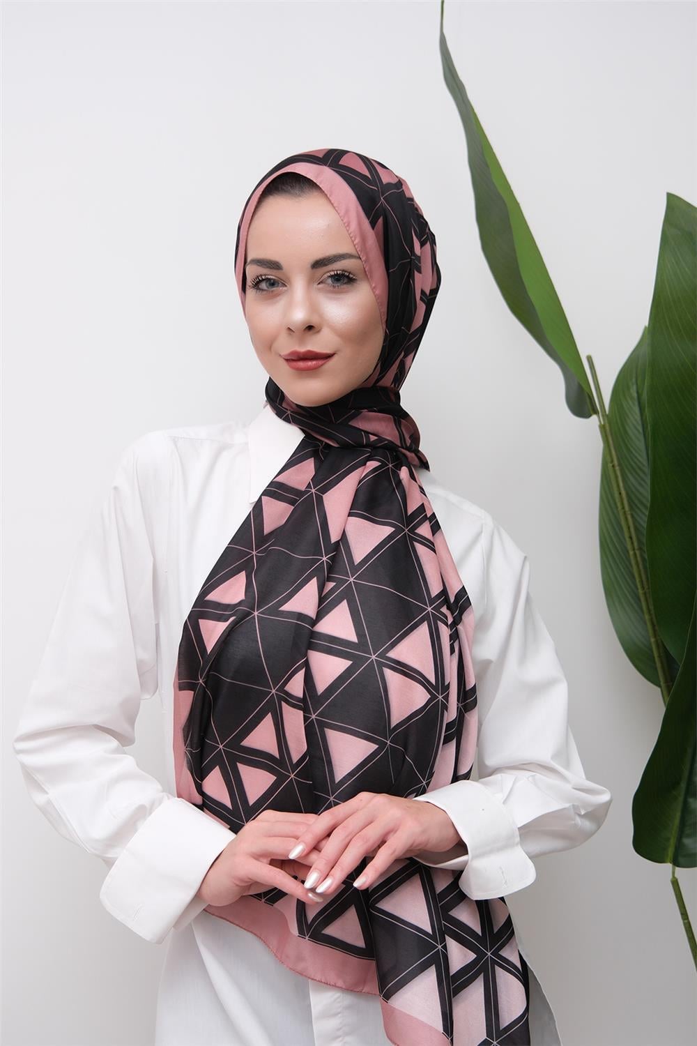 Modern Lines Üçgen Desenli Dijital Soft Şal 