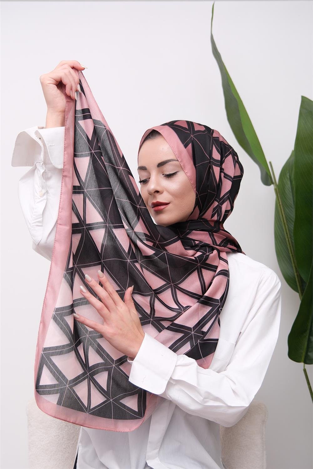 Modern Lines Üçgen Desenli Dijital Soft Şal 