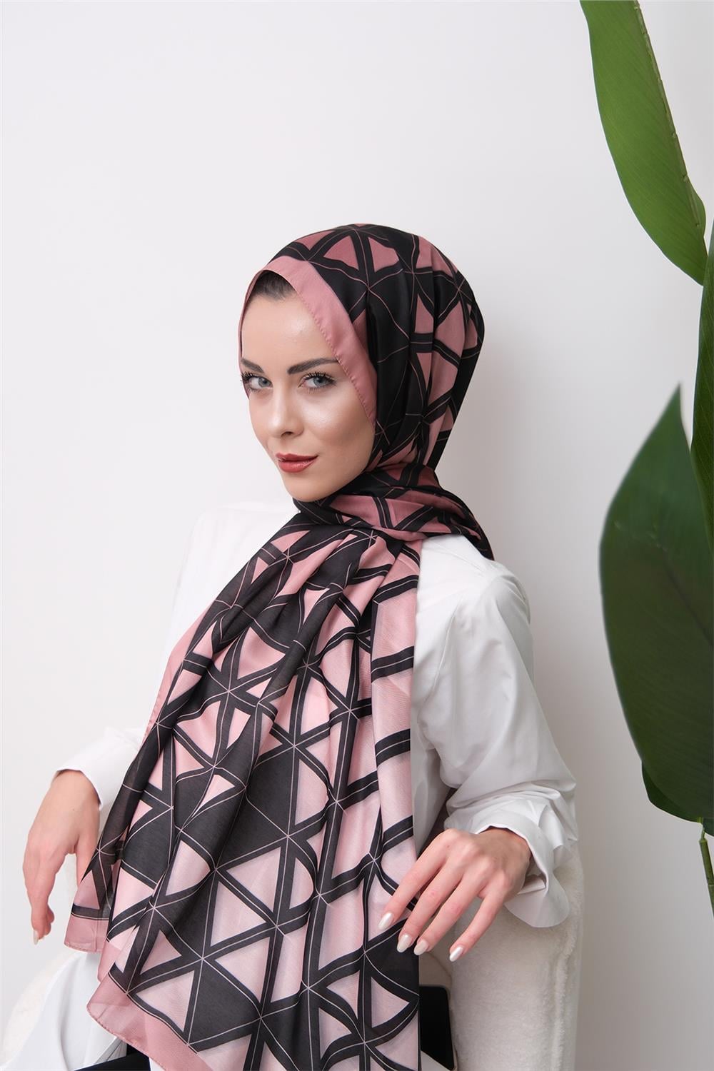 Modern Lines Üçgen Desenli Dijital Soft Şal 
