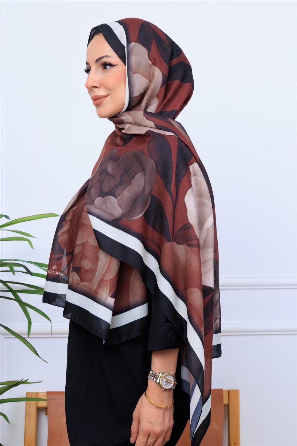 Modern Suluboya Çiçek Desenli Dijital Soft Şal