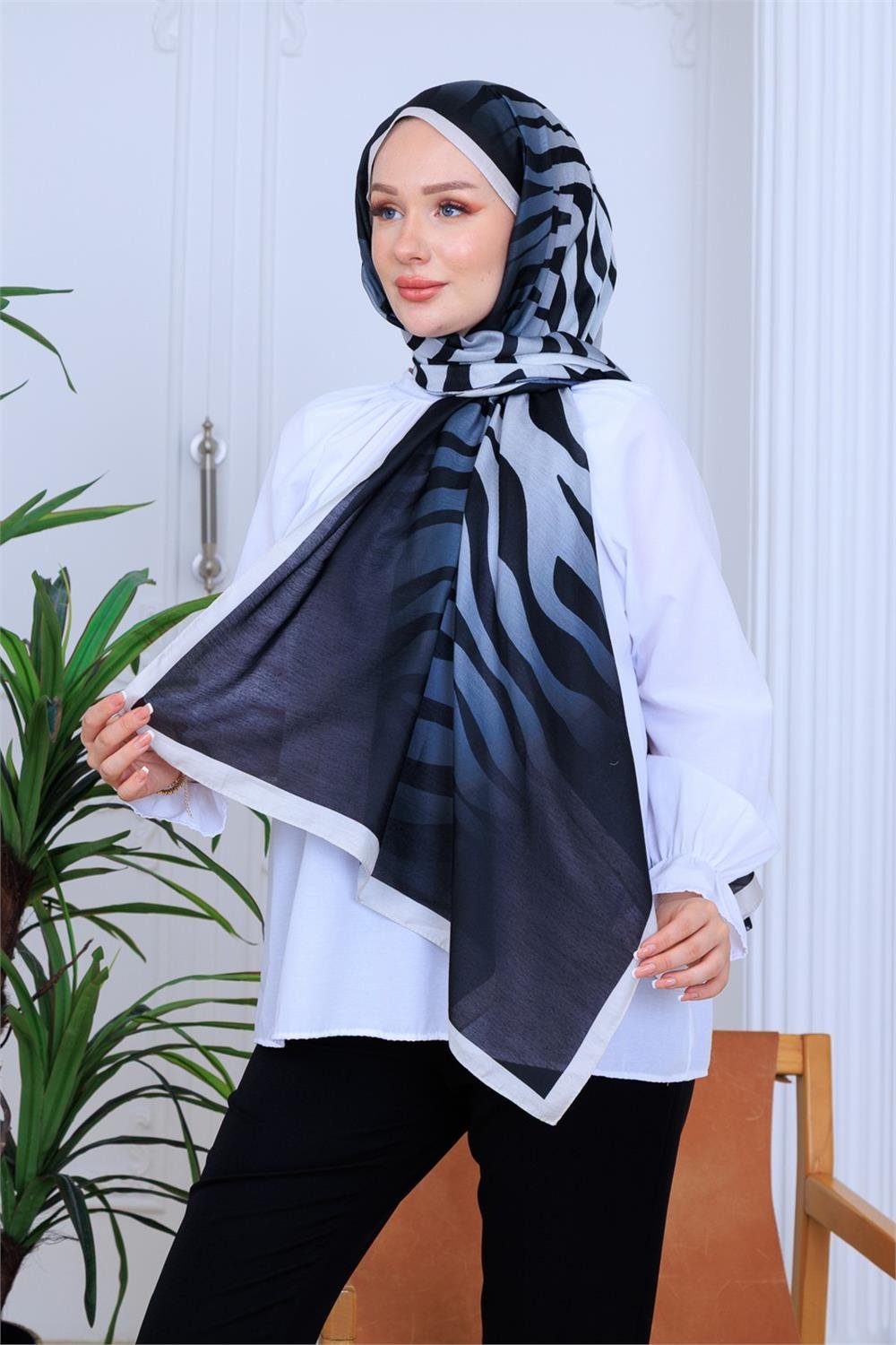 Zebra Elegans Desenli Dijital Soft Şal