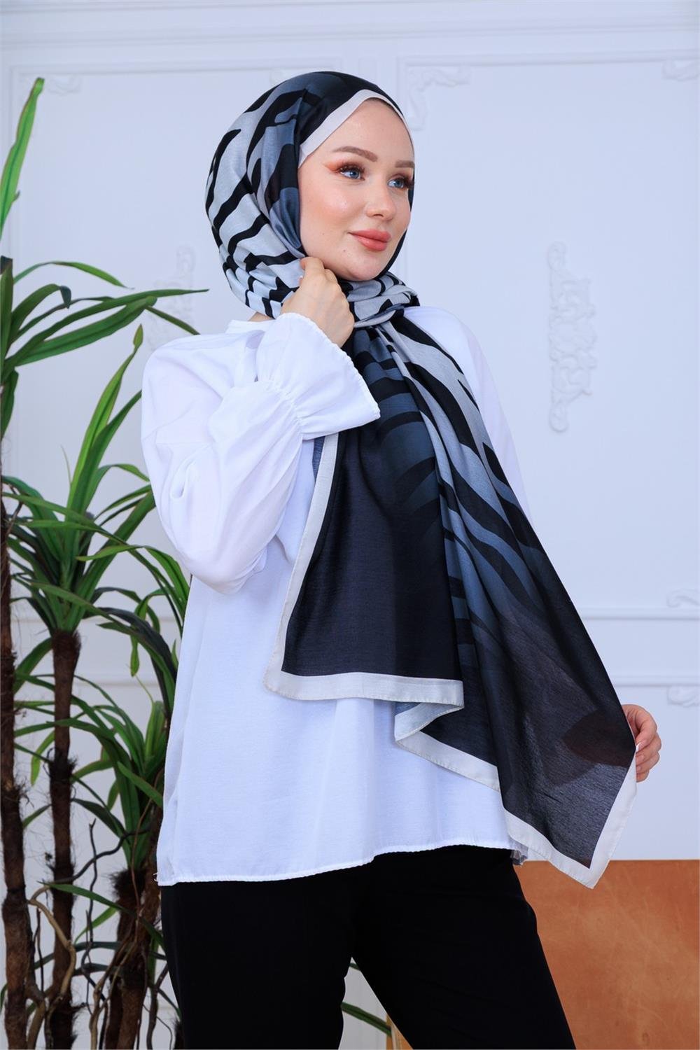 Zebra Elegans Desenli Dijital Soft Şal