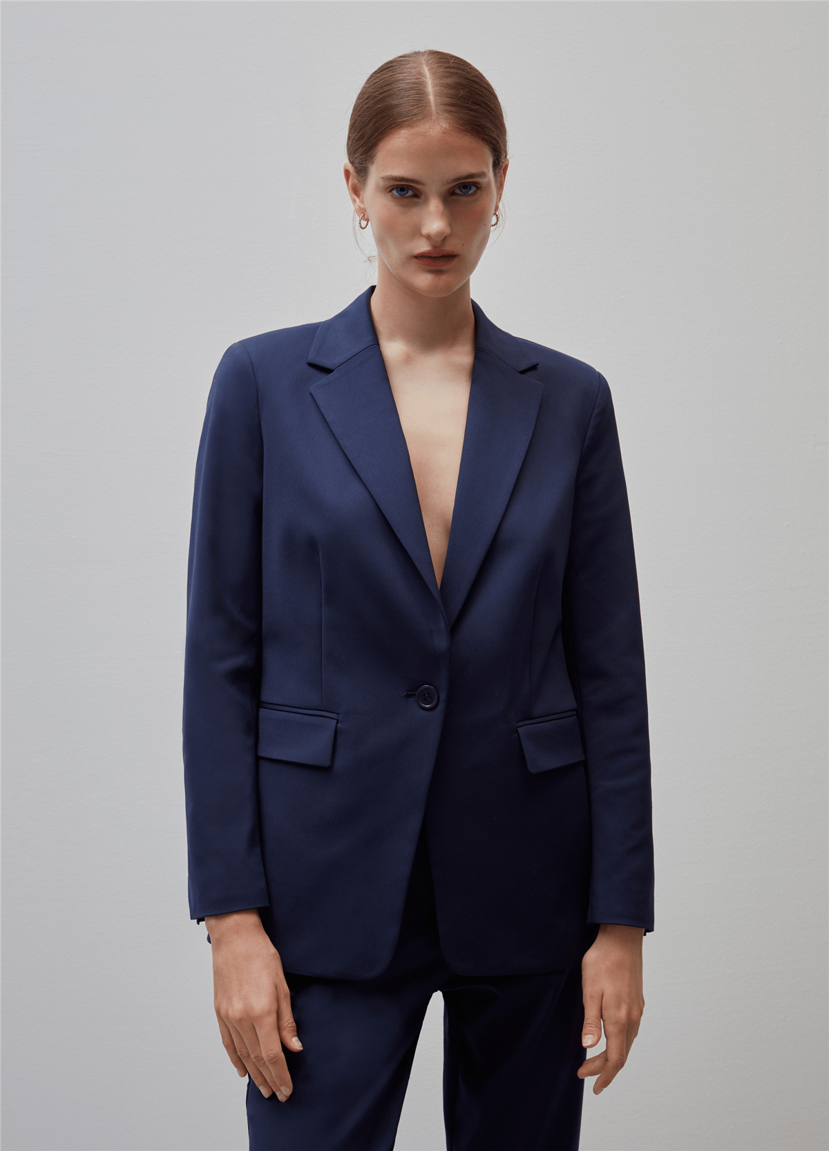 Dar Kesim Tek Düğmeli Lacivert Blazer