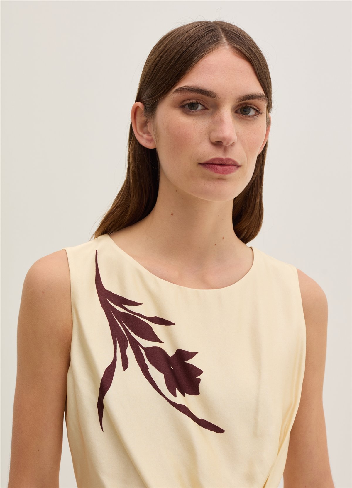 Drapeli Ve Düğüm Detaylı Bej Uzun Elbise