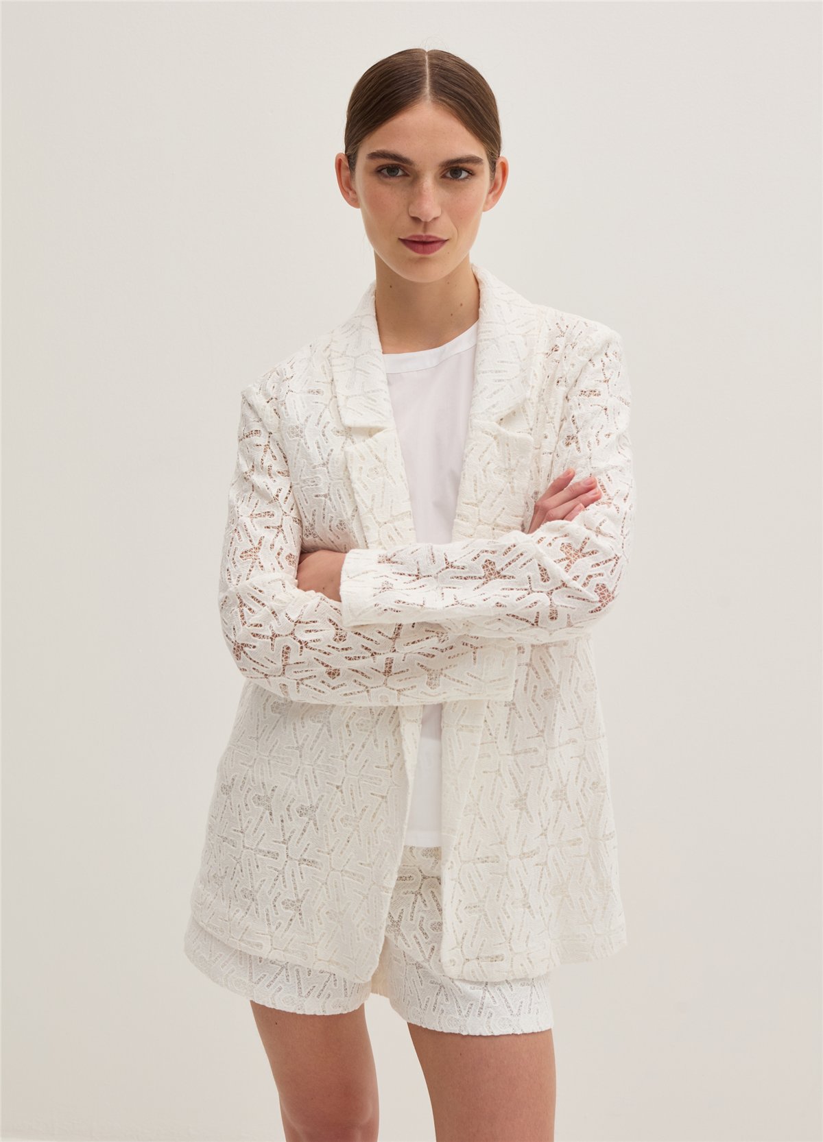 İşlemeli Dantel Detaylı Açık Model Beyaz Blazer Ceket