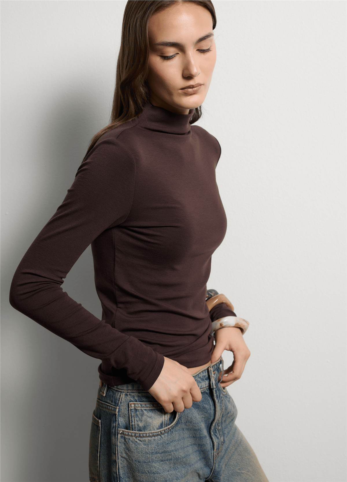 Kahverengi Regular Fit Lyocell Ve Esnek Yün Karışımlı Bisiklet Yaka Bluz