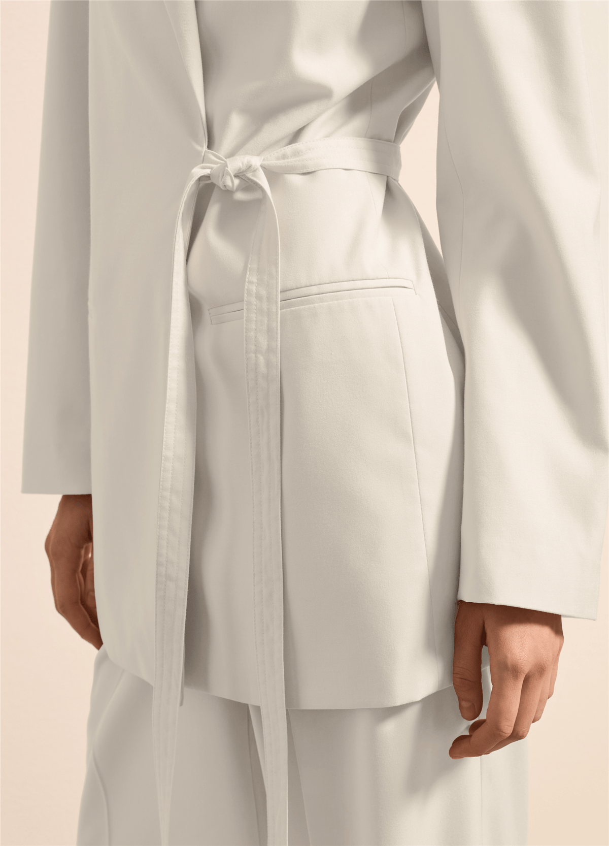 Kemerli Kırık Beyaz Kruvaze Blazer