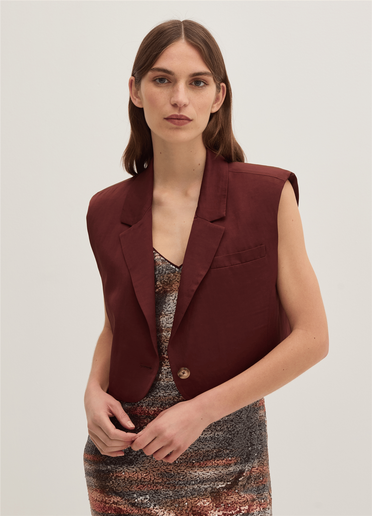 Kısa Kolsuz Ve Kutu Kesim Kahverengi Blazer
