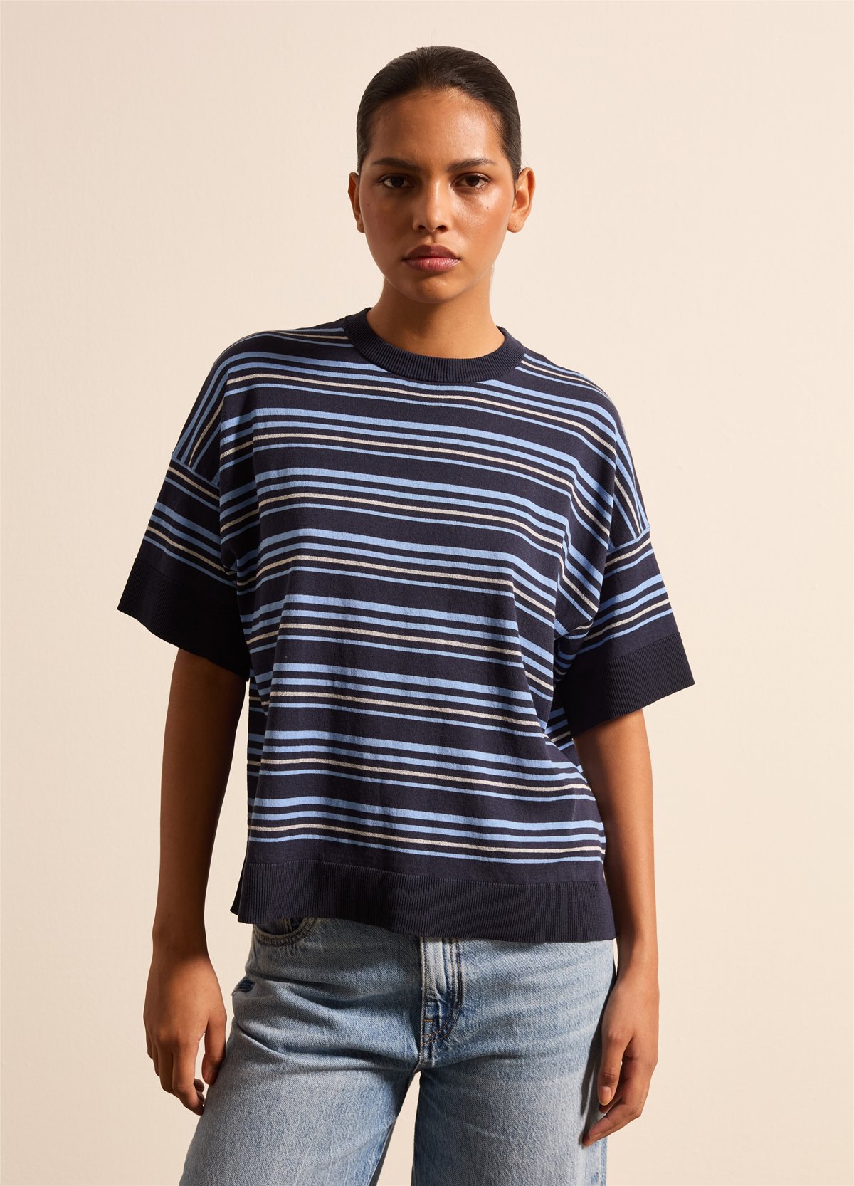 Lurex Detaylı Çizgili Crepe Siyah Tişört