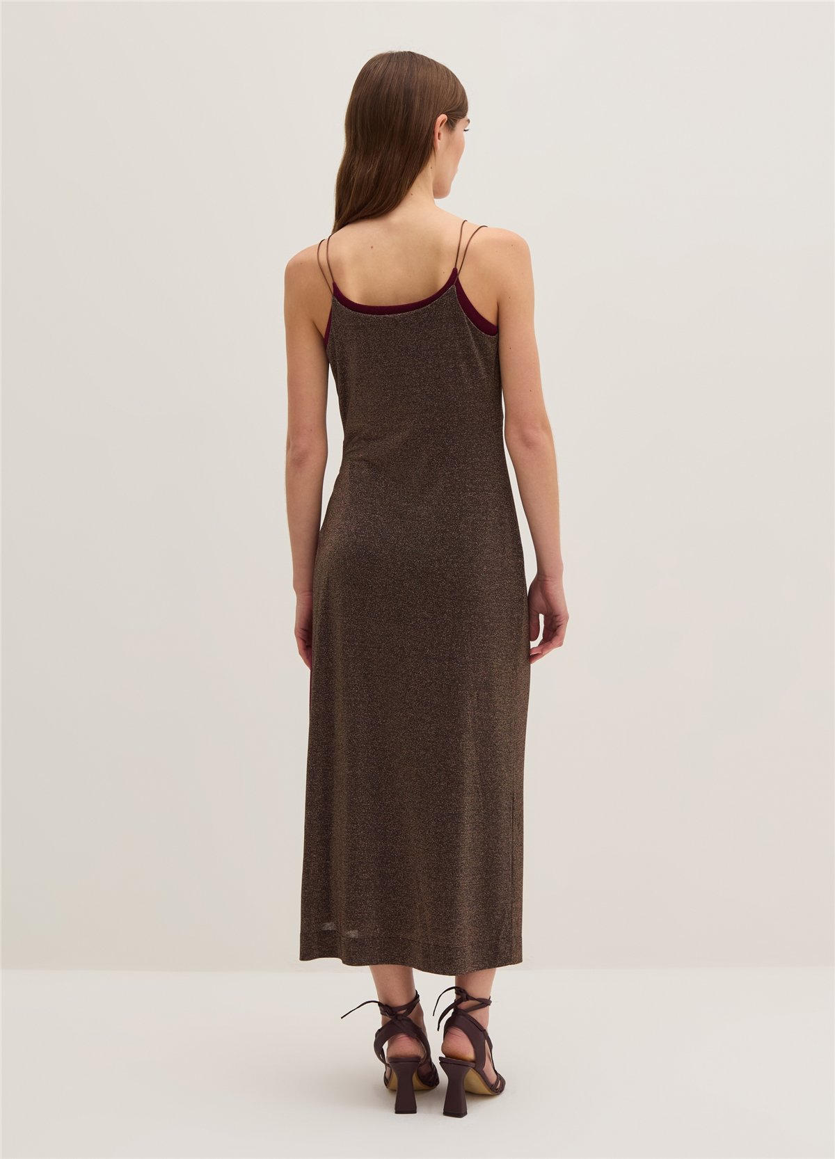 Maksi Yırtmaçlı Simli (Lurex) Askılı Elbise