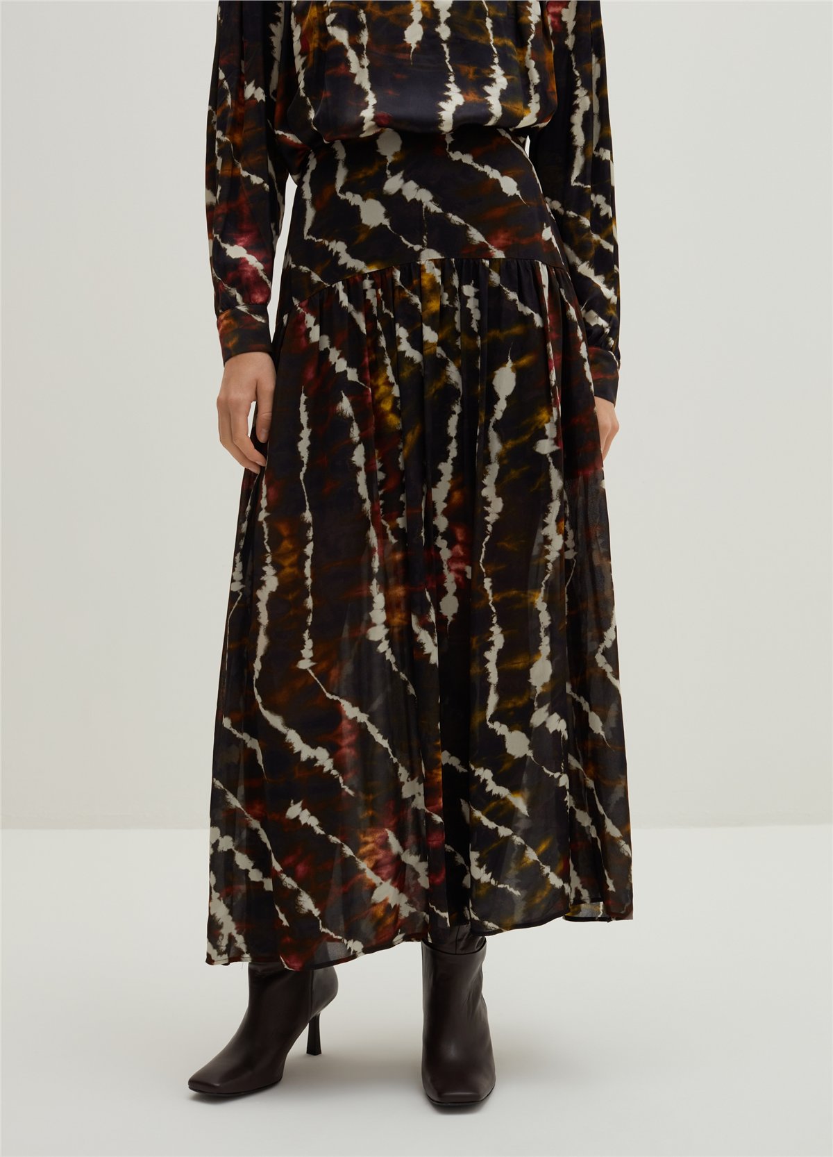 Pileli Batik Desenli Midi Etek