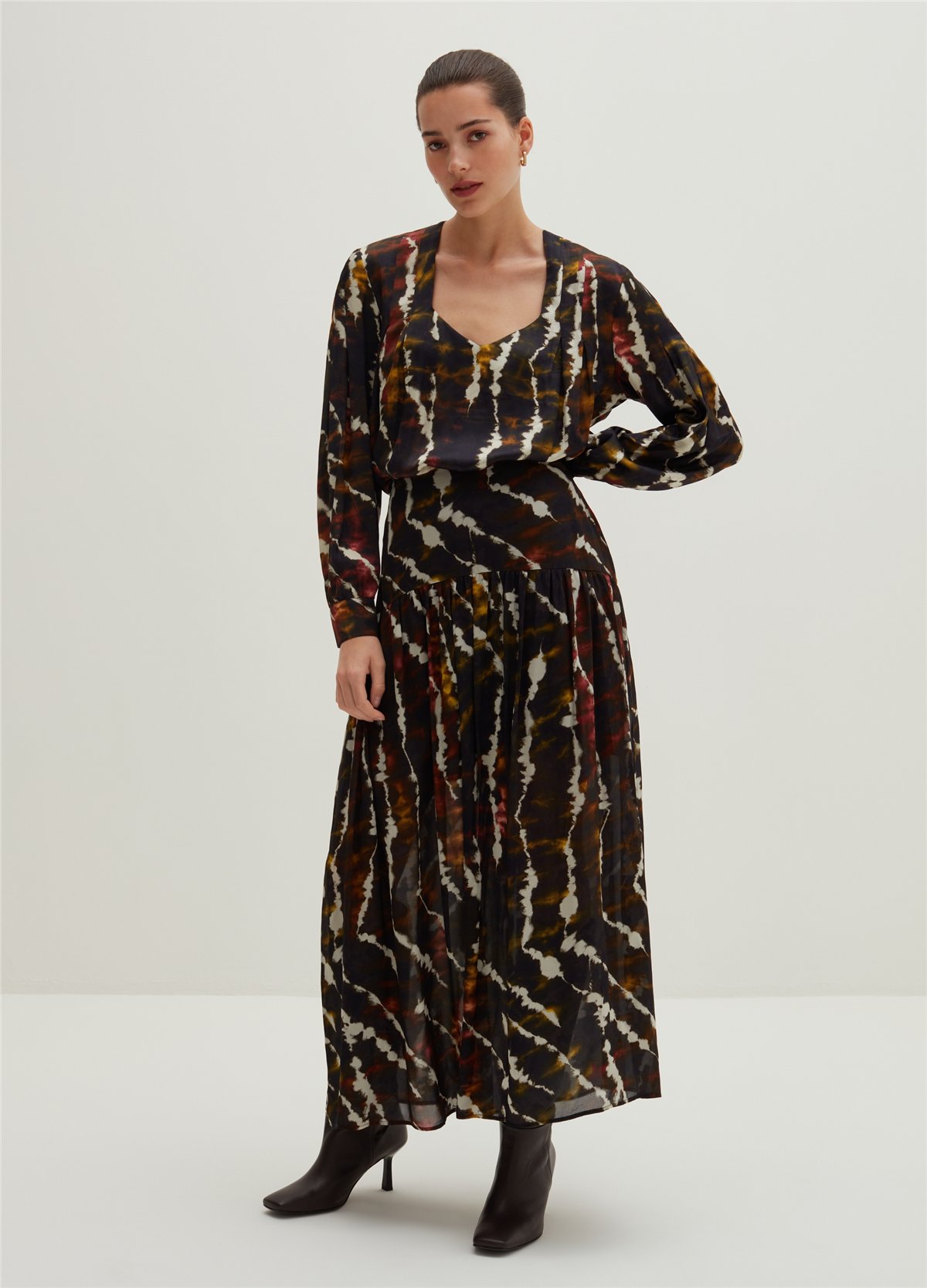Pileli Batik Desenli Midi Etek