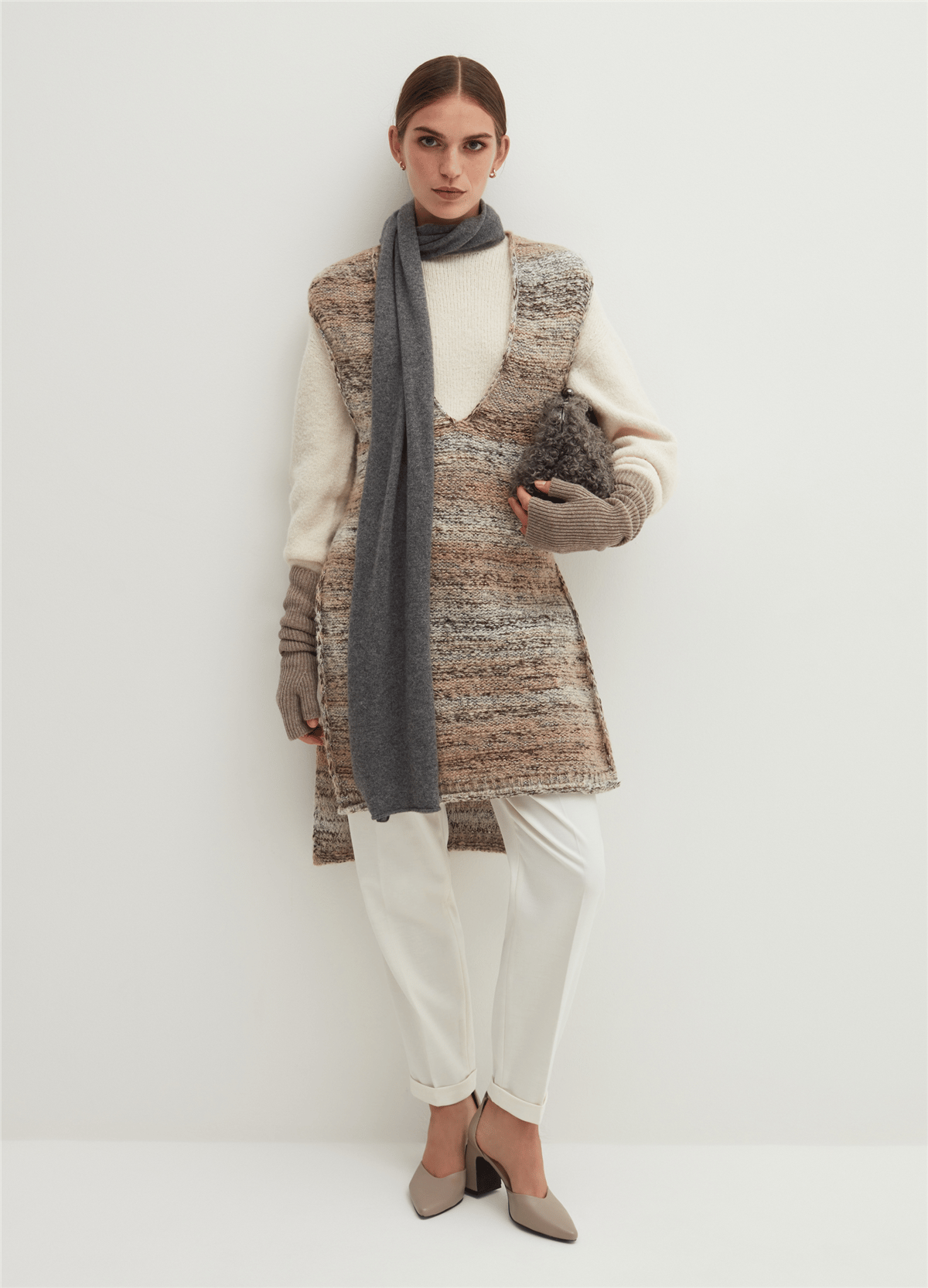 V Yakalı Uzun Ve Kapalı Model Lurex Süveter