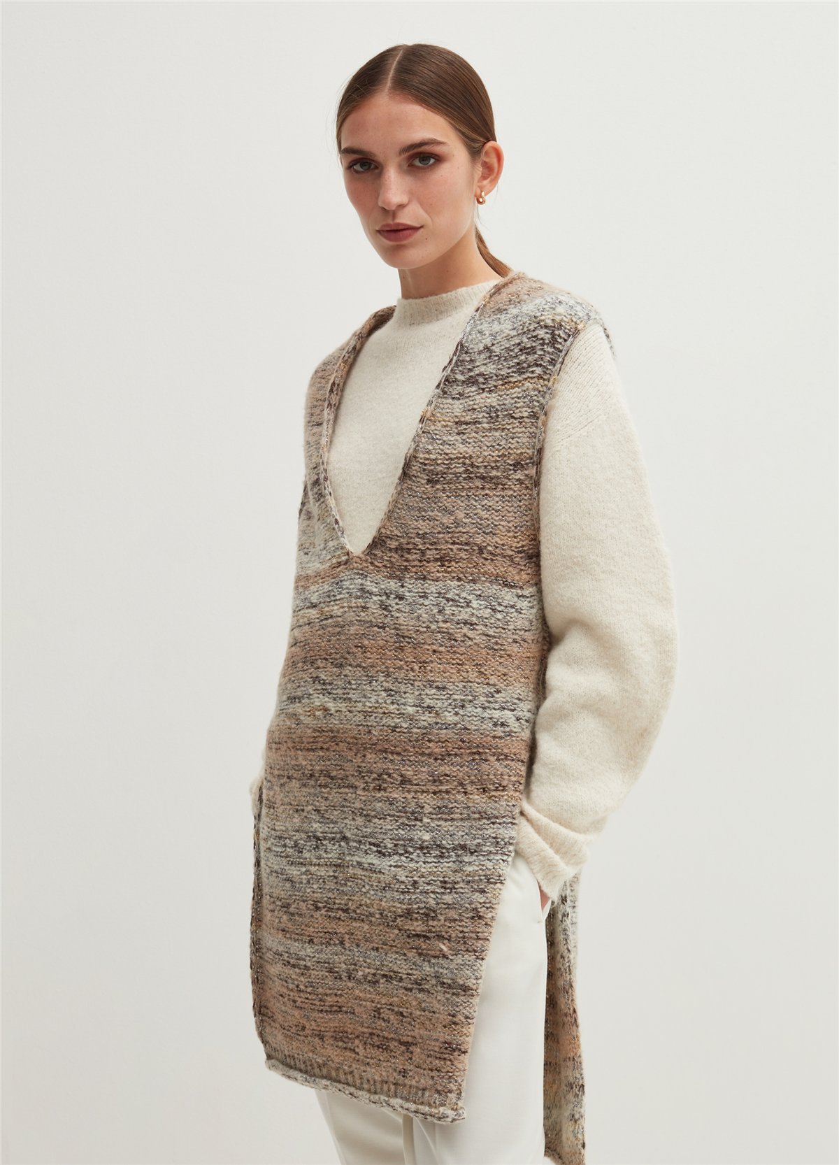 V Yakalı Uzun Ve Kapalı Model Lurex Süveter