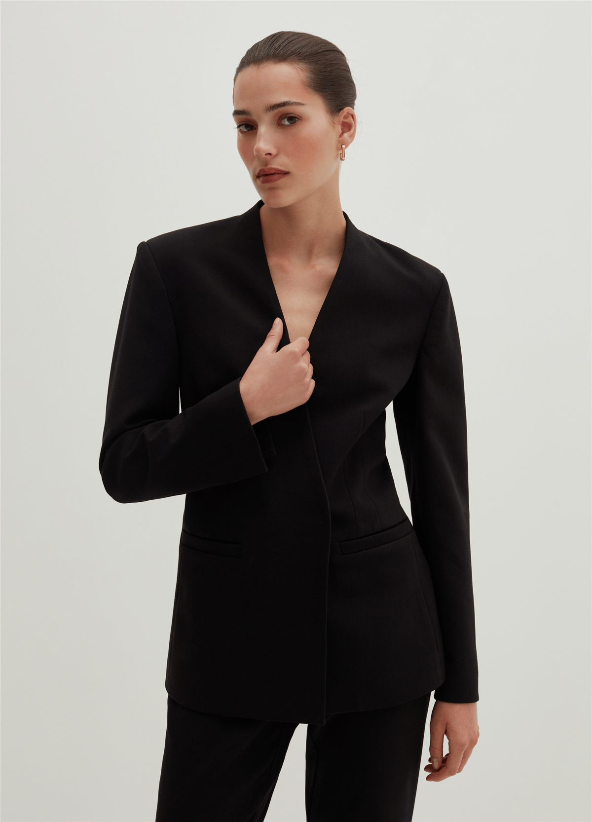 Yan Yırtmaçlı Siyah Kruvaze Blazer