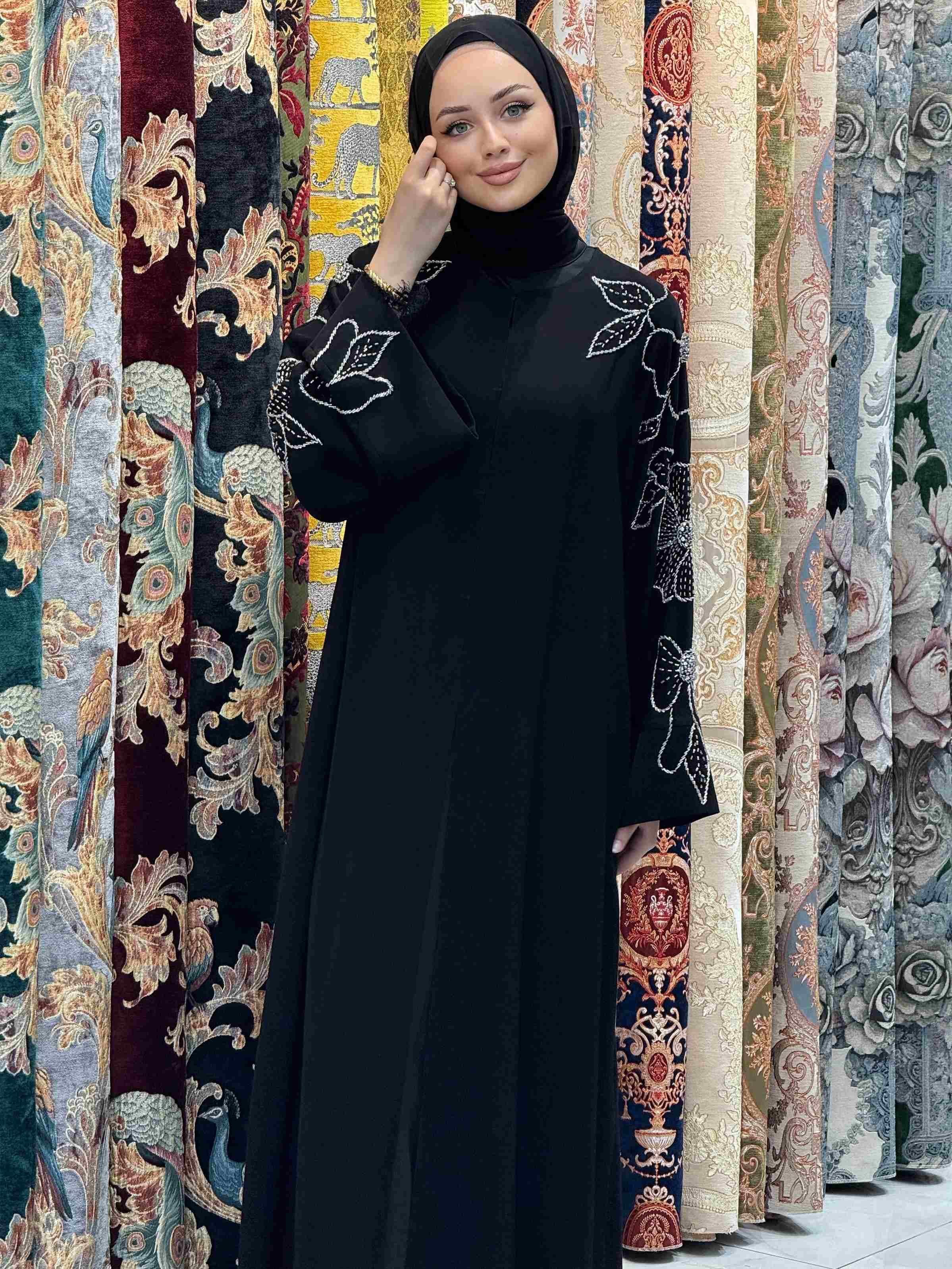 Menekşe Abaya