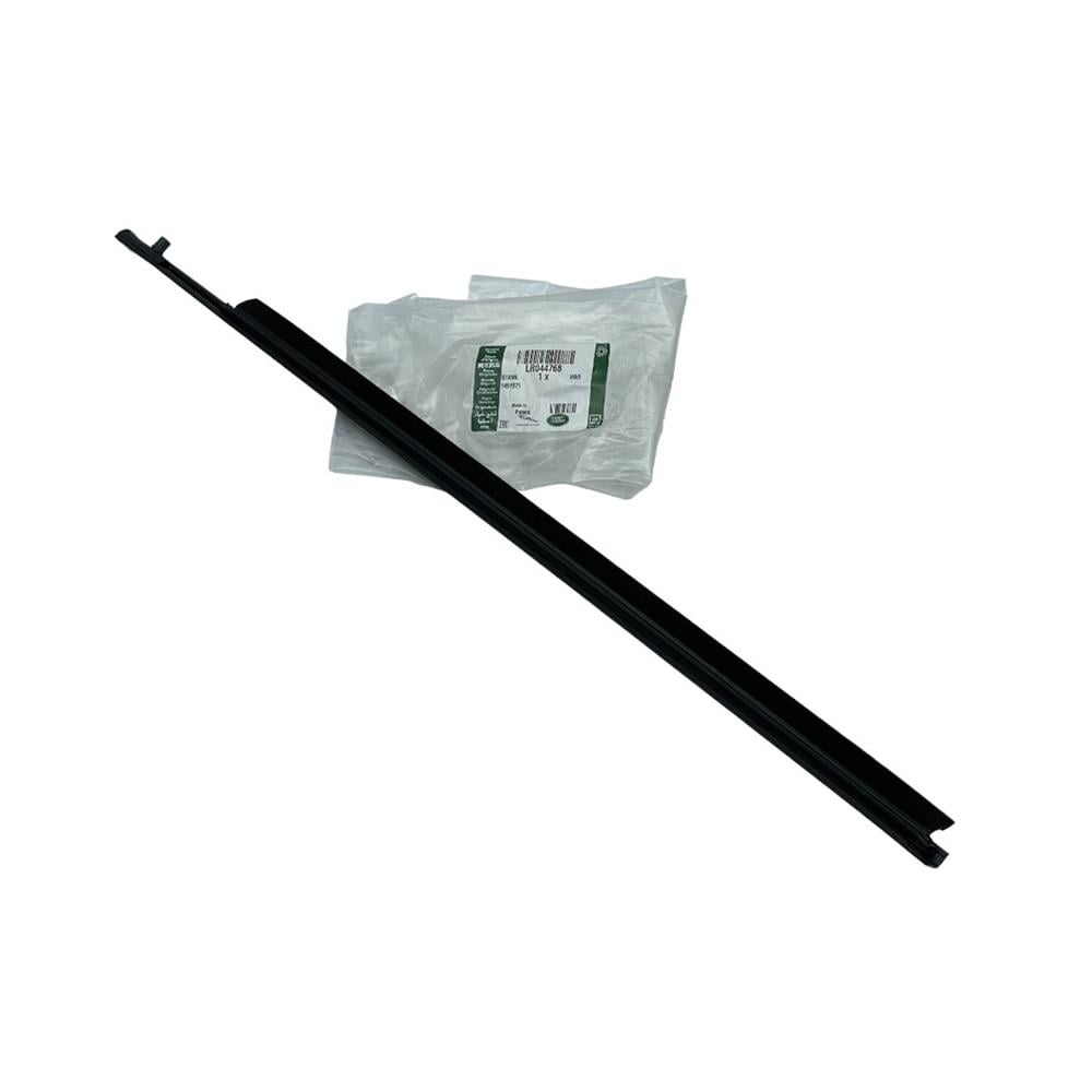 LR044768 ARKA KAPI CAMI ALT ÇITA
