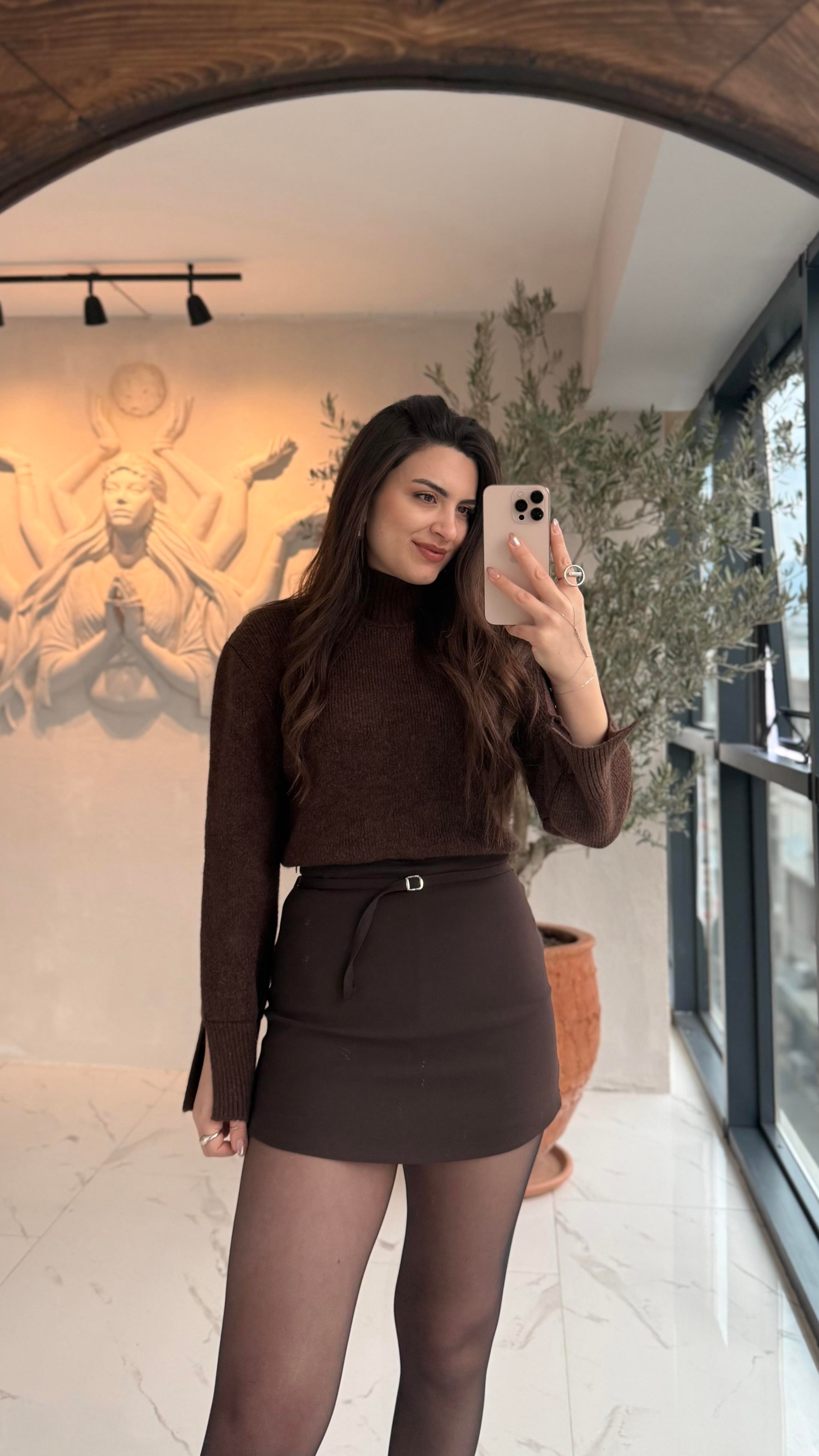 İçi şortlu kemerli etek