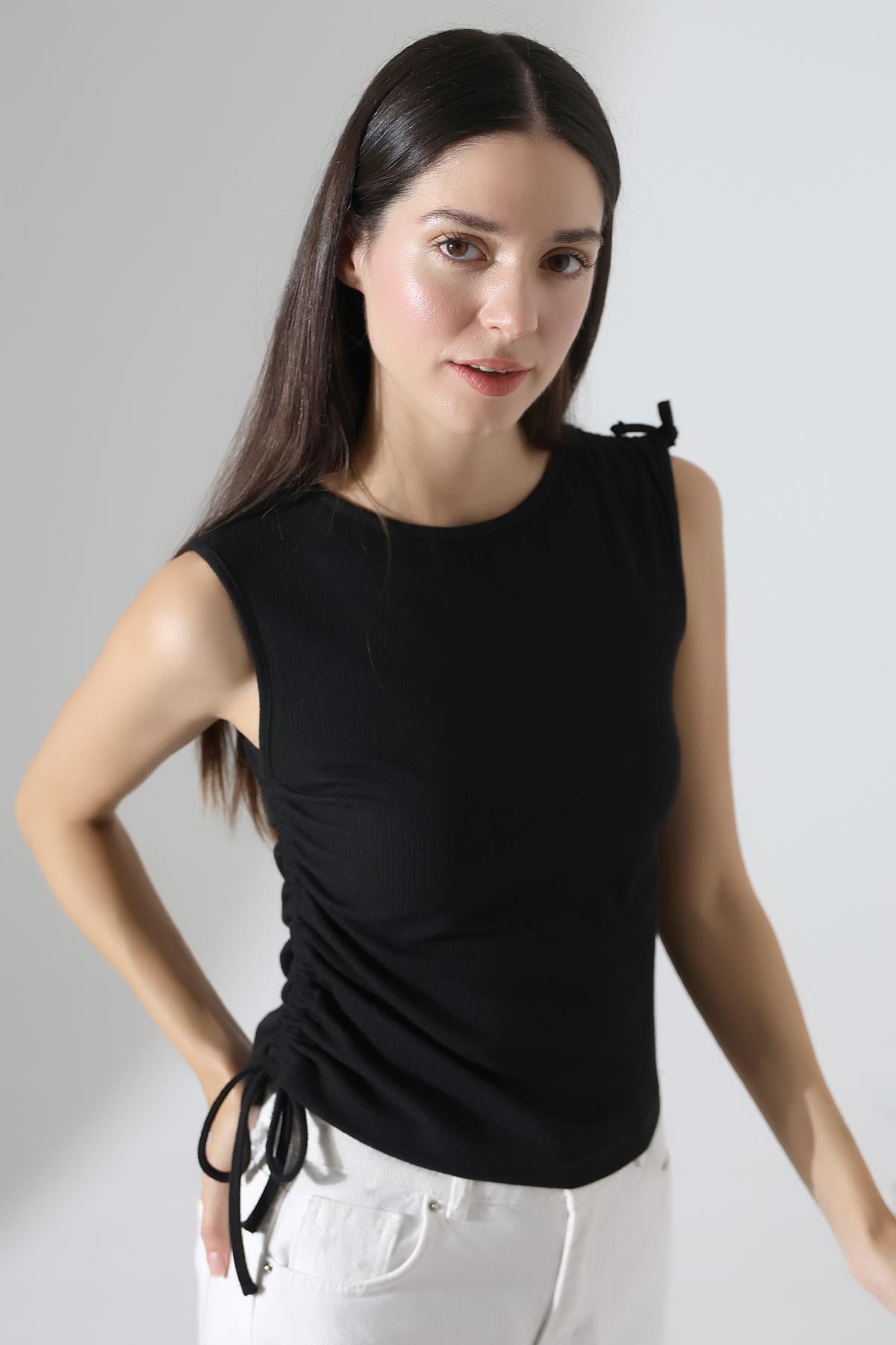 Bergen Omuz Ve Yandan Asimetrik Tünel Bağcıklı Slim Fit Kolsuz Kadın Bluz & Top - Siyah