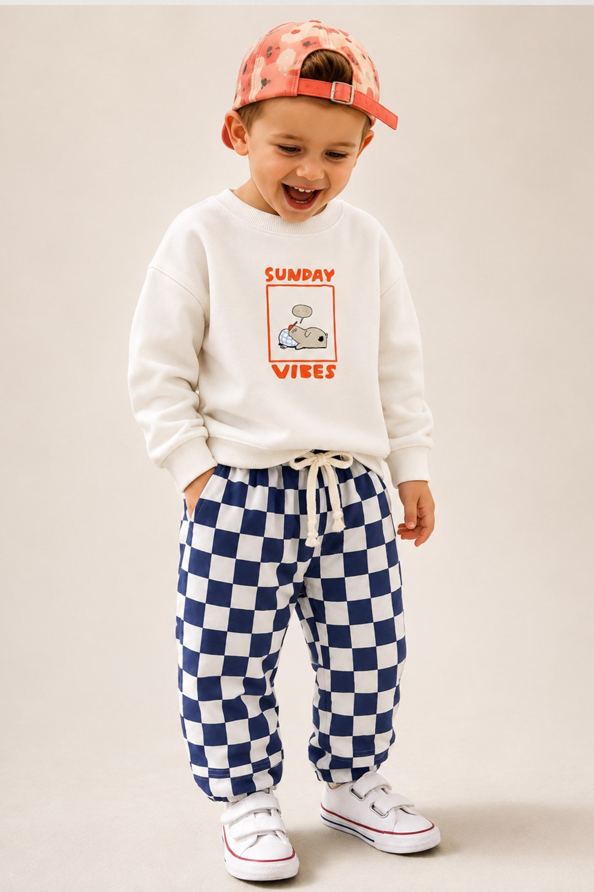 Erkek Çocuk Ekru Baskılı Pamuklu Sweatshirt ve Lacivert Damalı Eşofman Alt Üst Takım