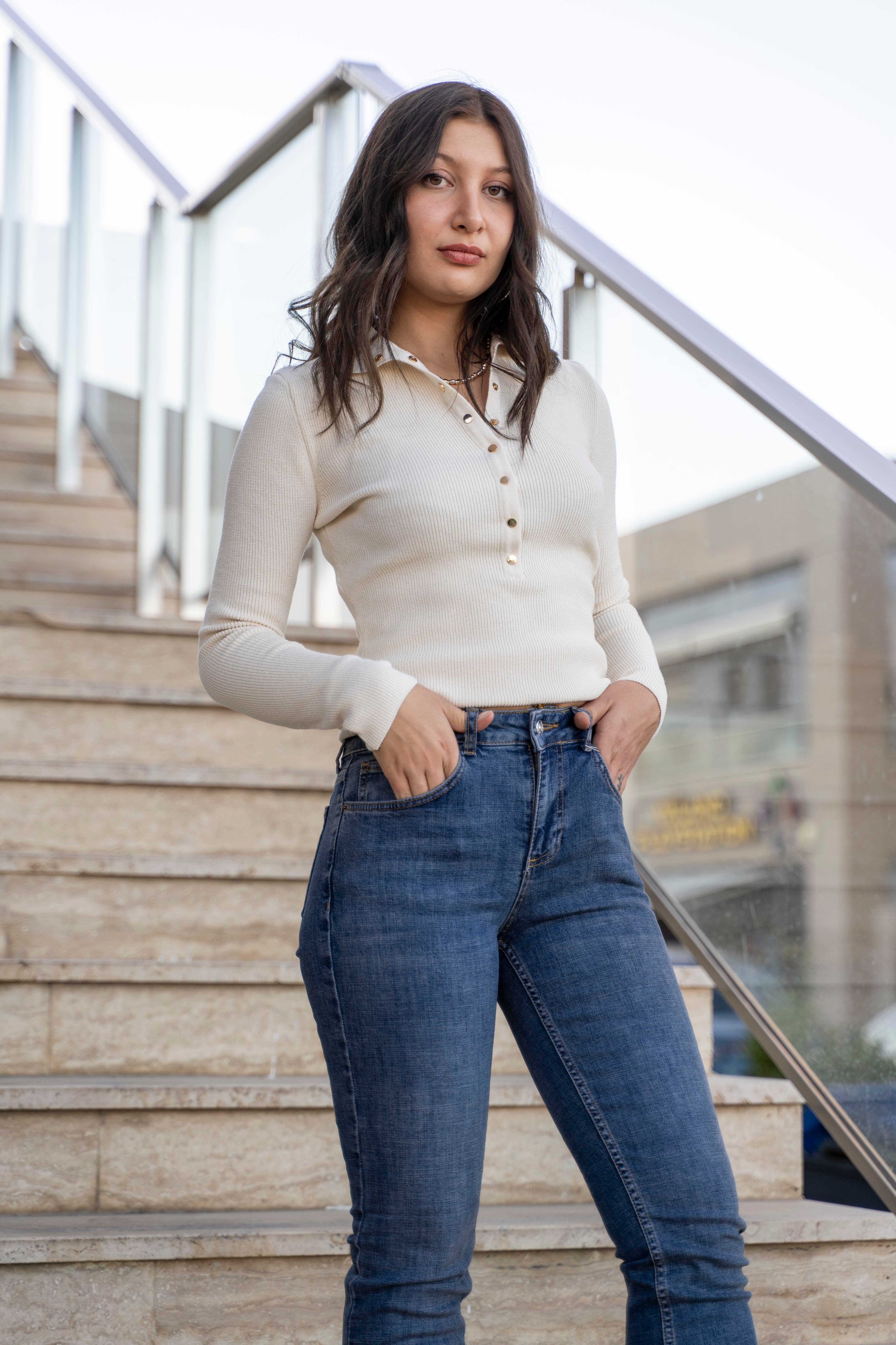 Dik Yaka Çıtçıtlı Triko