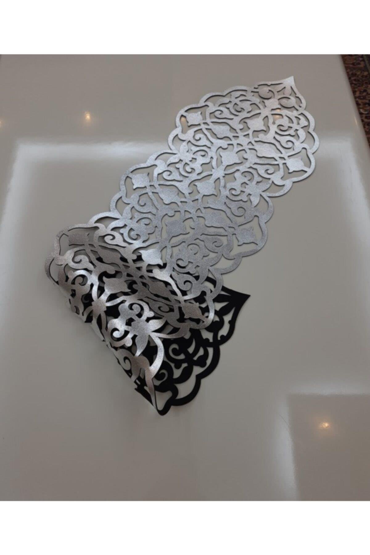 1 Adet Masa Runnerı/100x30cm/s.deri /2 Parça Yaprak,2 Parça Çiçek Motifi