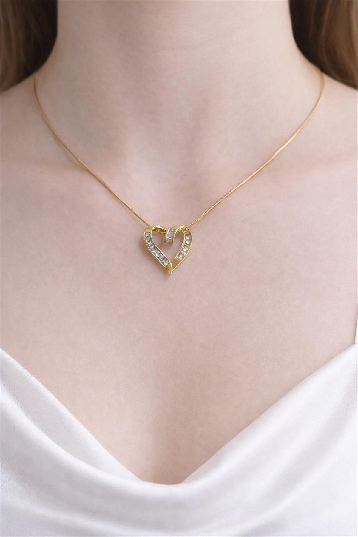 Çelik Gold Kalp İ Taşlı   Model Küpe 
