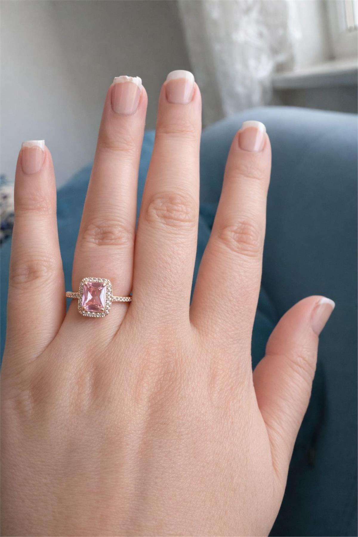 Gold Pembe Taş Baget Yüzük 