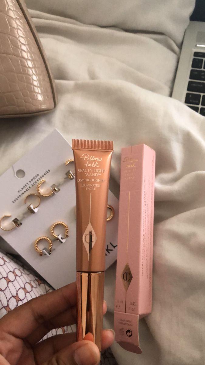 CHARLOTTE TILBURY Beauty Light Wand Highlighter
