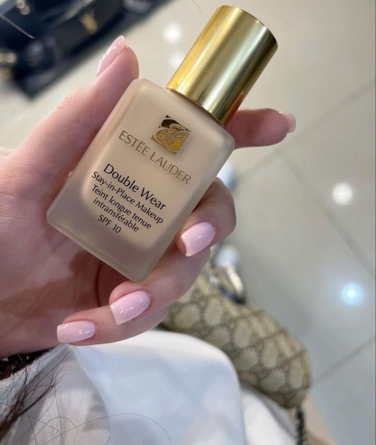 ESTÉE LAUDER Double Wear Stay-in-Place fondöten #1W2