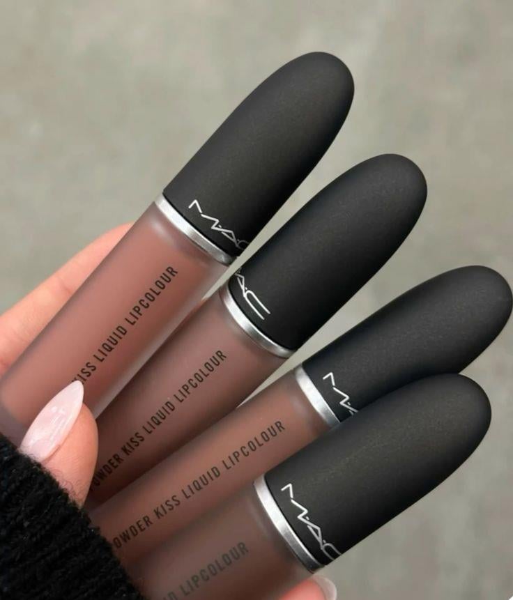 MAC Powder kiss lipstick - Devoted to chili