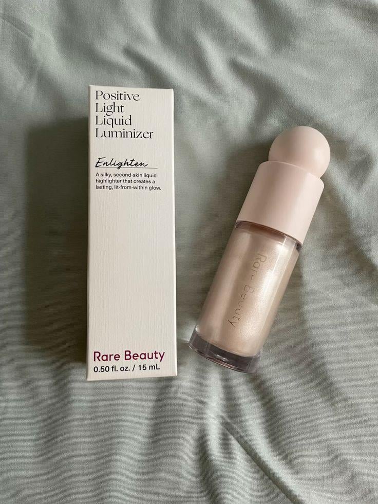 RARE BEAUTY Positive Light Liquid Luminizer - Enlighten