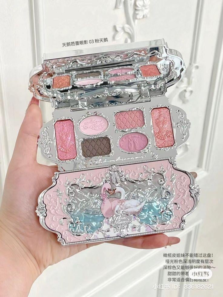 Swan Ballet Eyeshadow palette - 03