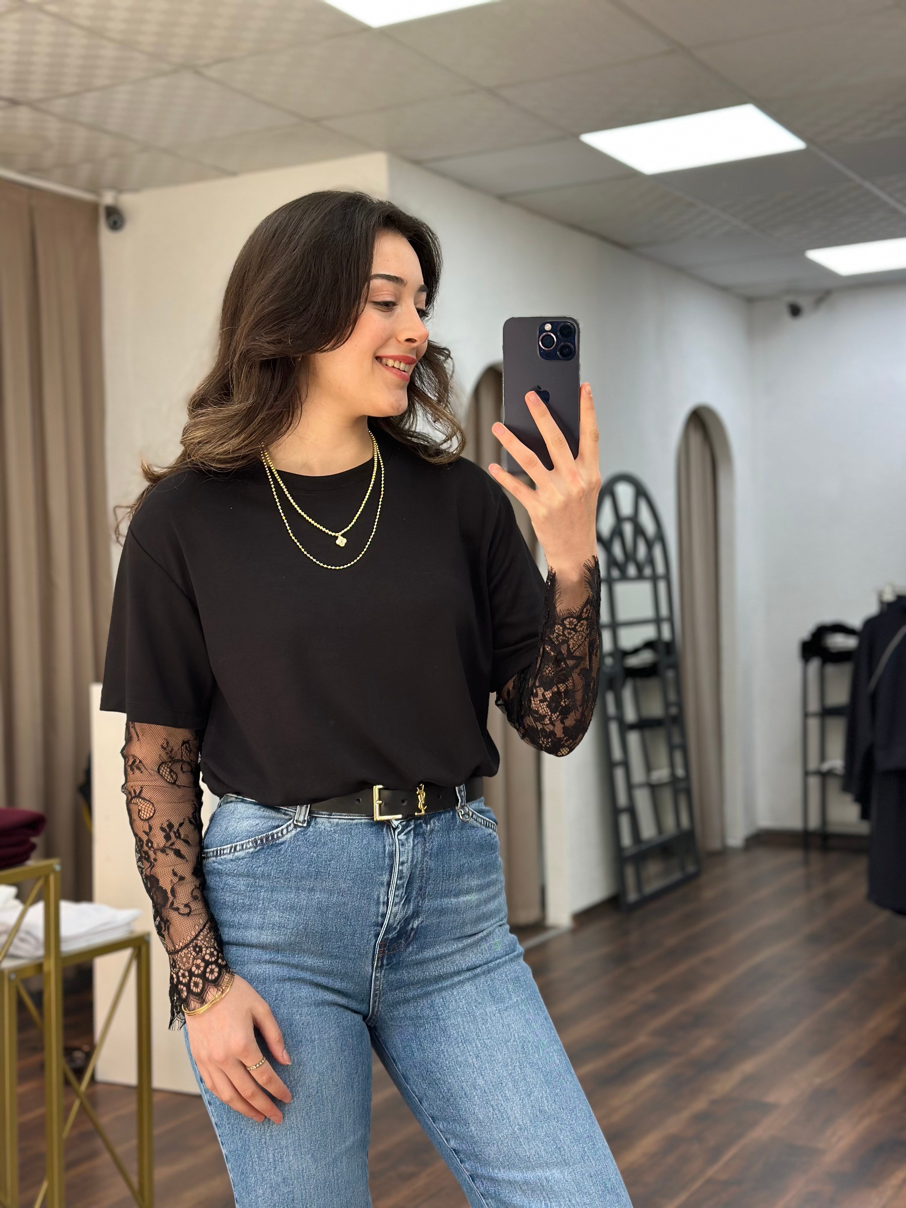 Siyah Dantel Kollu Modal T-shirt