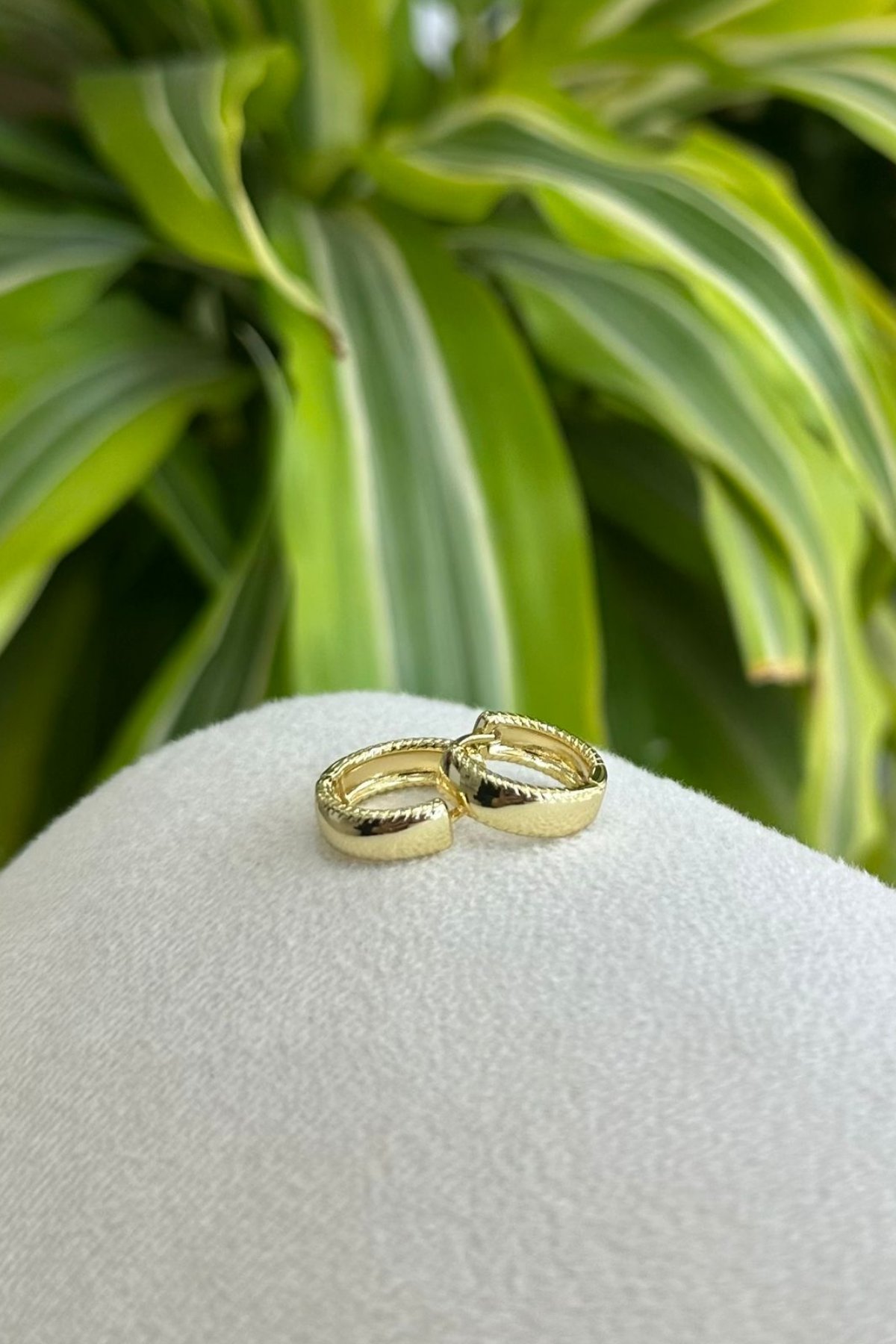 Diana Model Gold Altın Kaplama Küpe