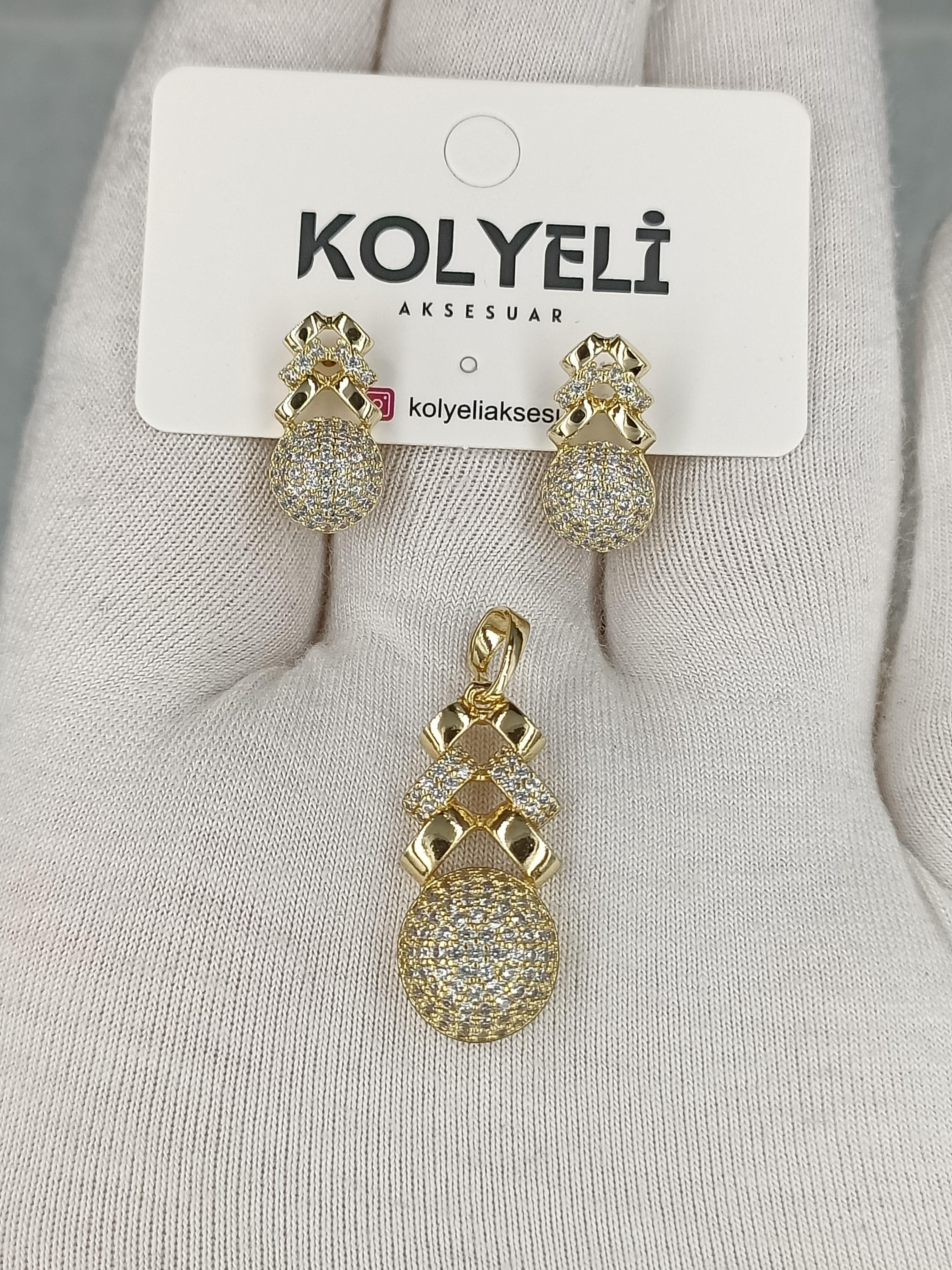 Kolyeli frost kolye ucu küpe set
