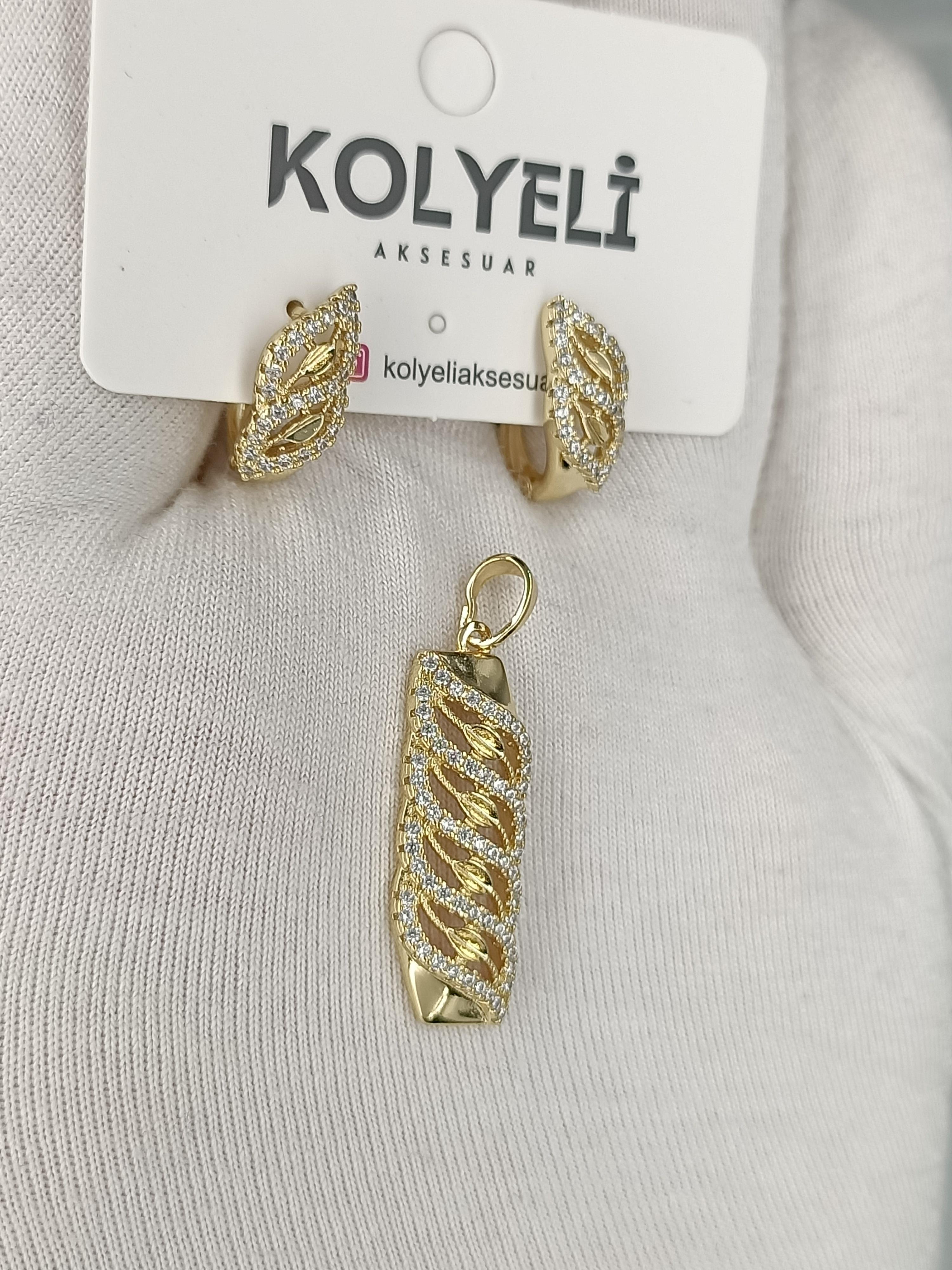 Kolyeli muse kolye ucu küpe set