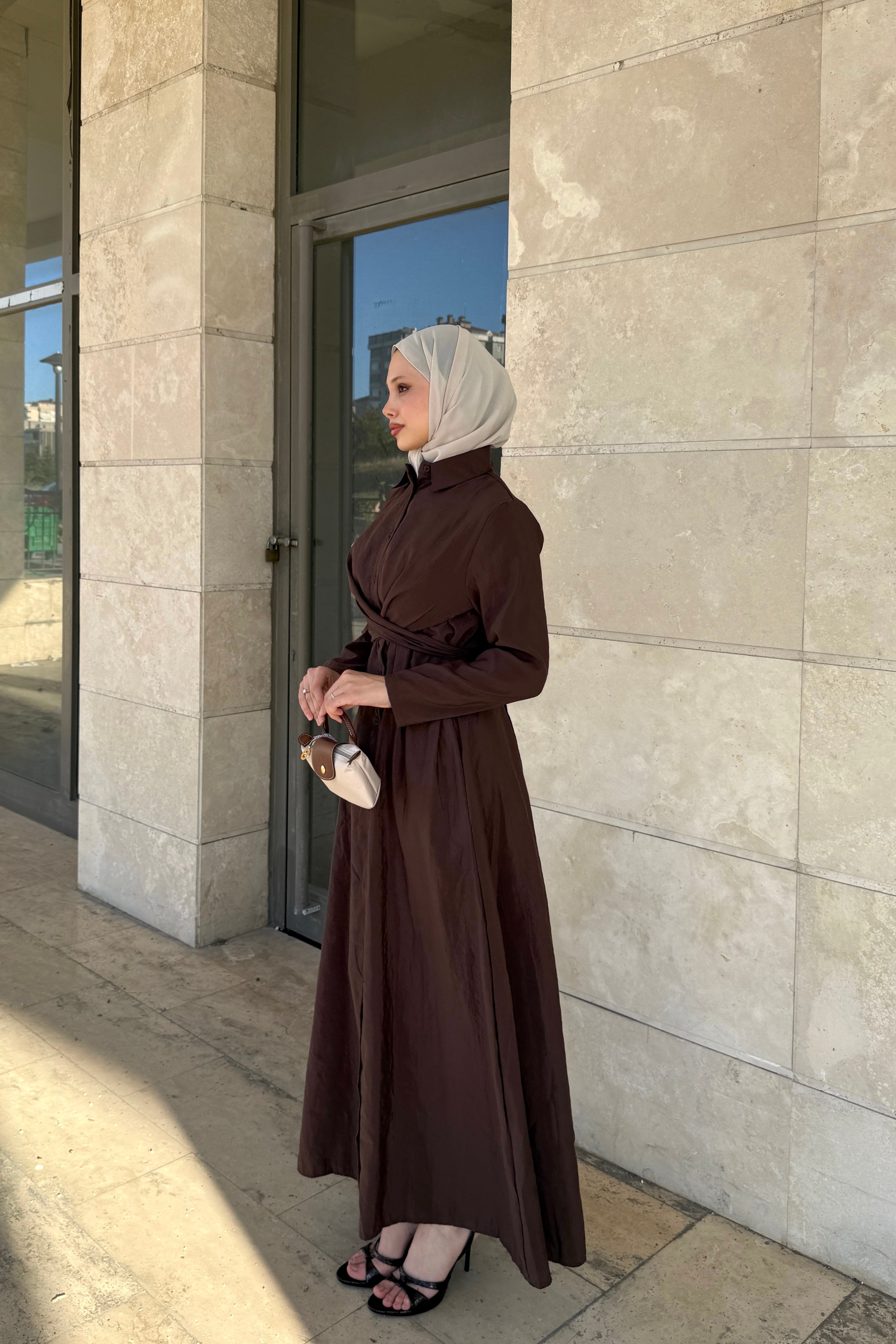 BAĞLAMA DETAYLI ELBİSE - KAHVERENGİ