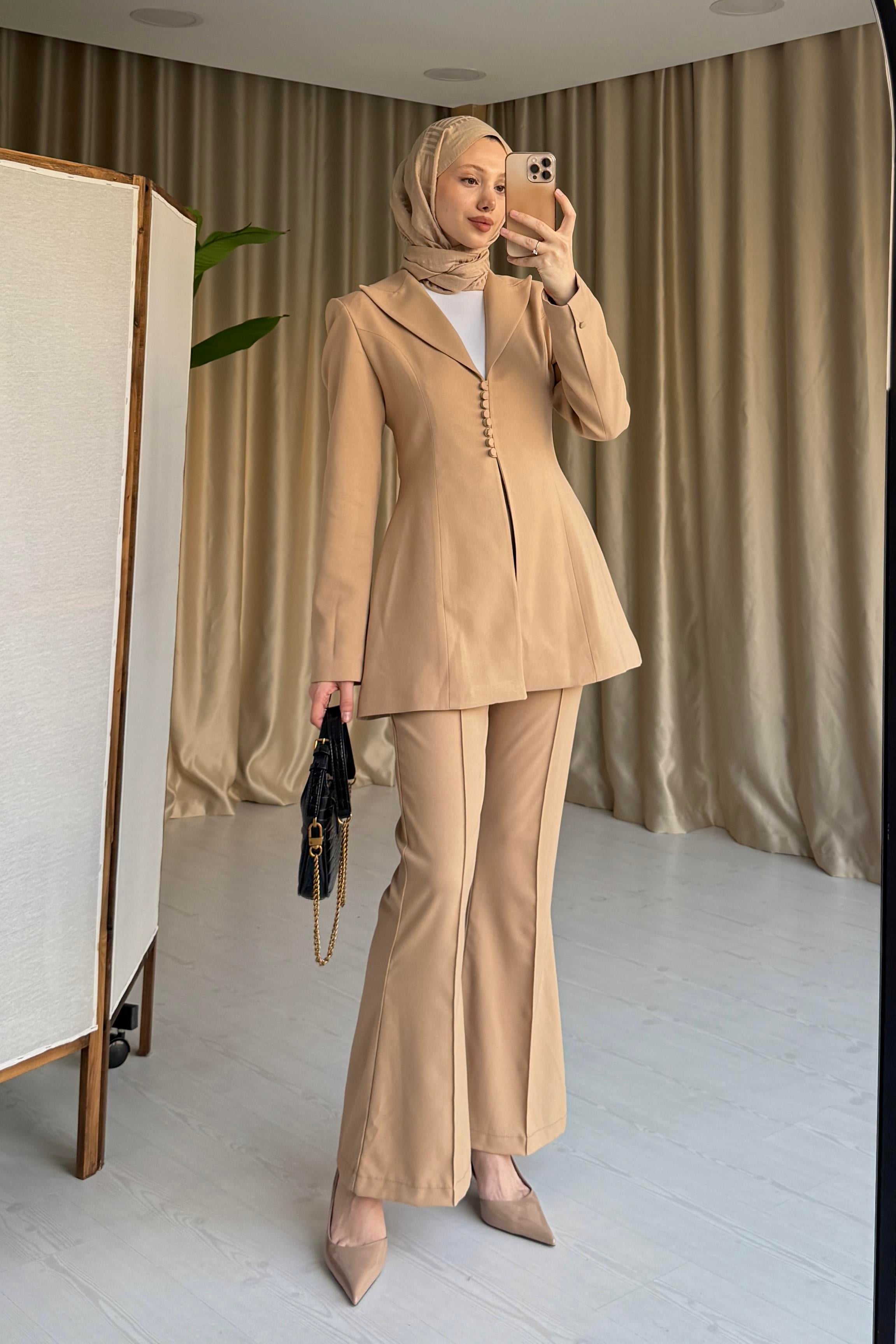 BİRİT DETAYLI TAKIM - CAMEL