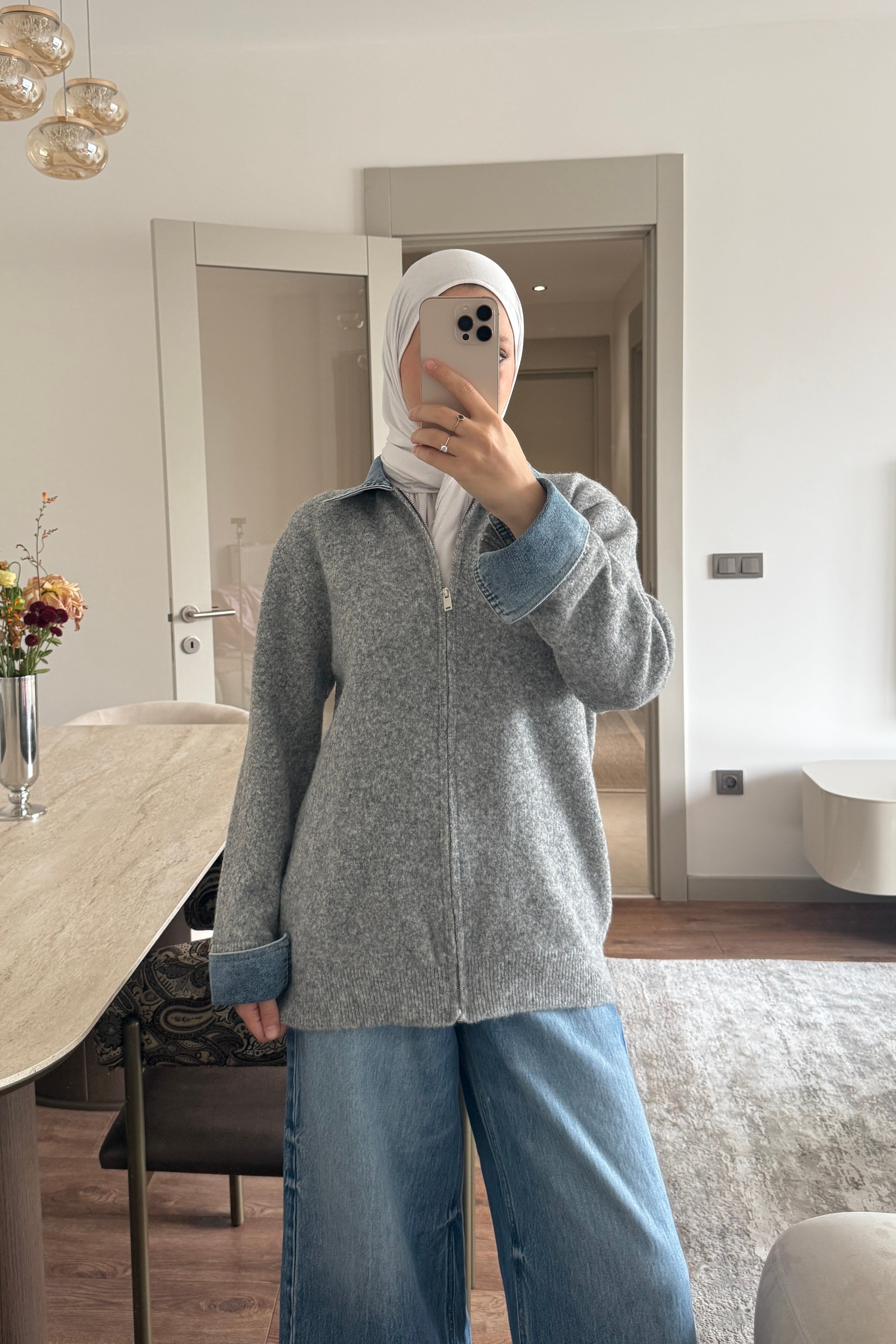 DENİM DETAYLI ÖRME HIRKA - GRİ