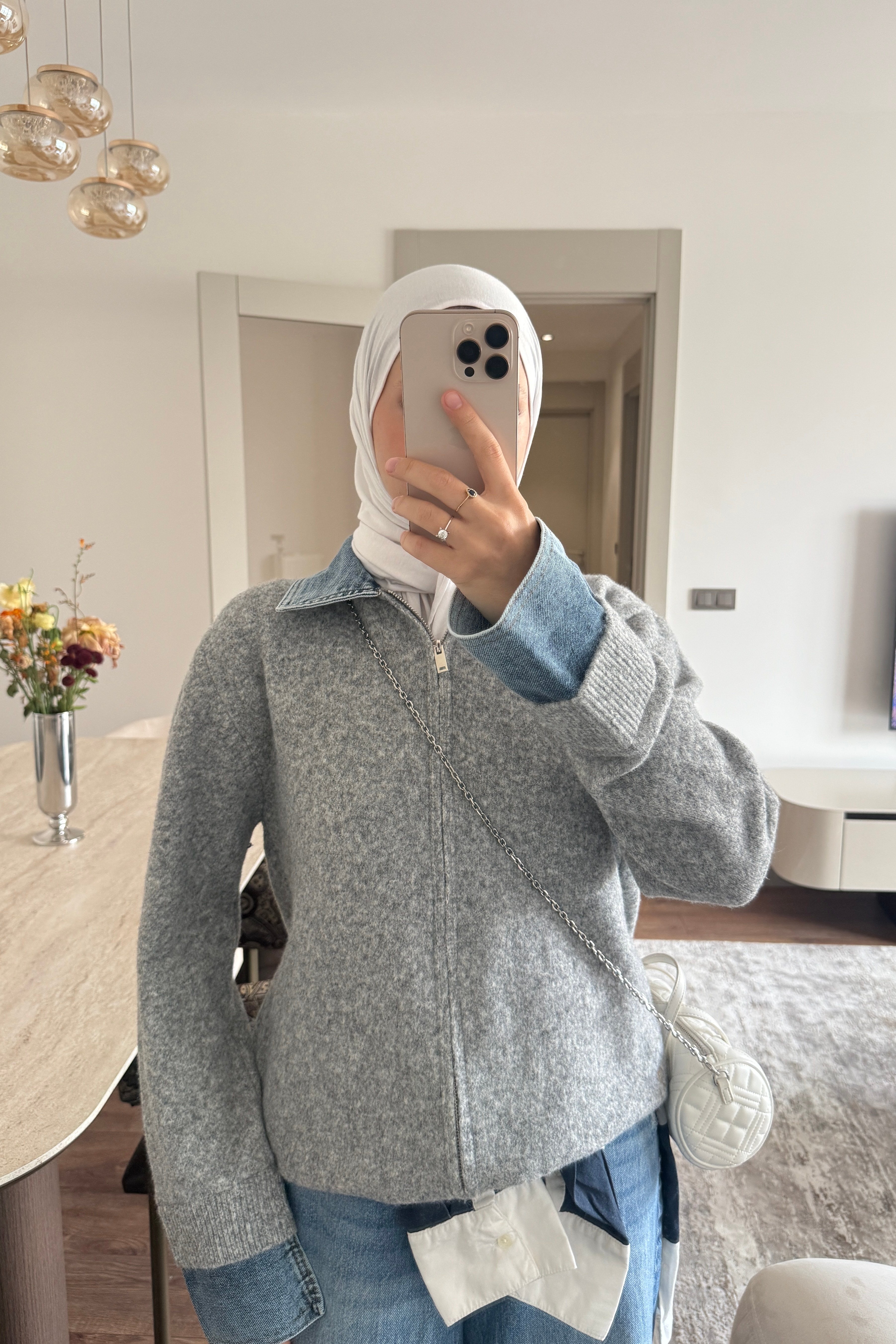 DENİM DETAYLI ÖRME HIRKA - GRİ