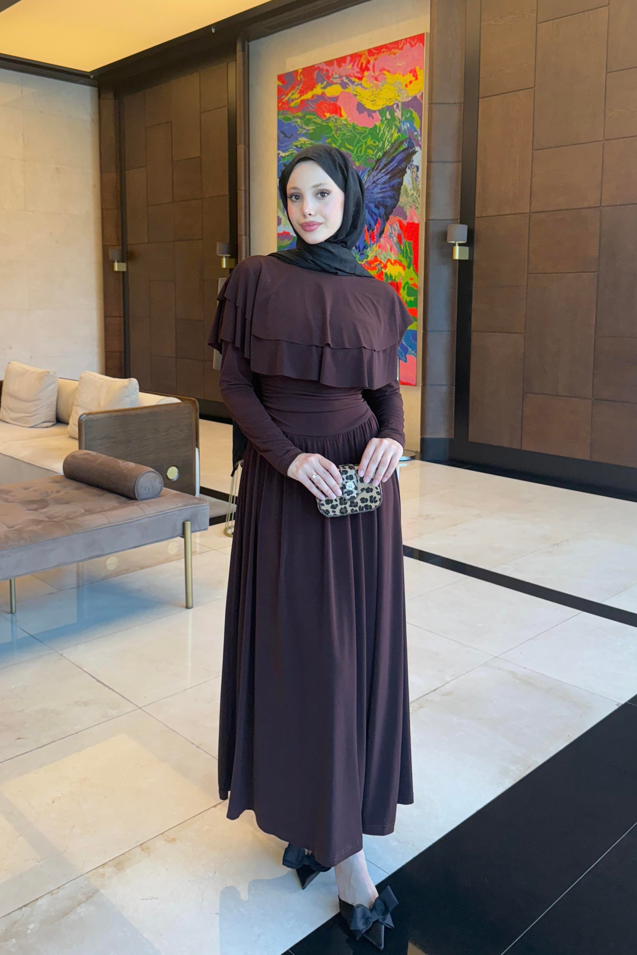 YAKALI DRAPE ELBİSE - KAHVE