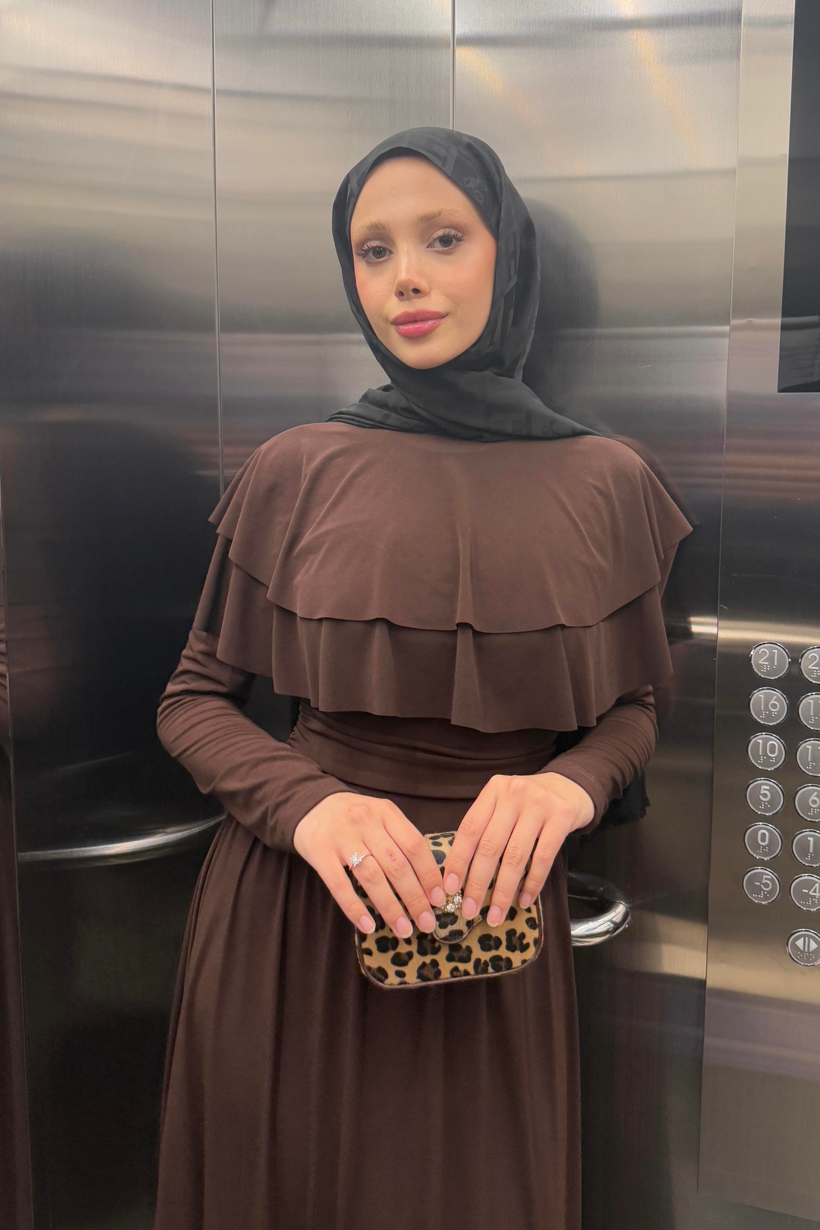 YAKALI DRAPE ELBİSE - KAHVE