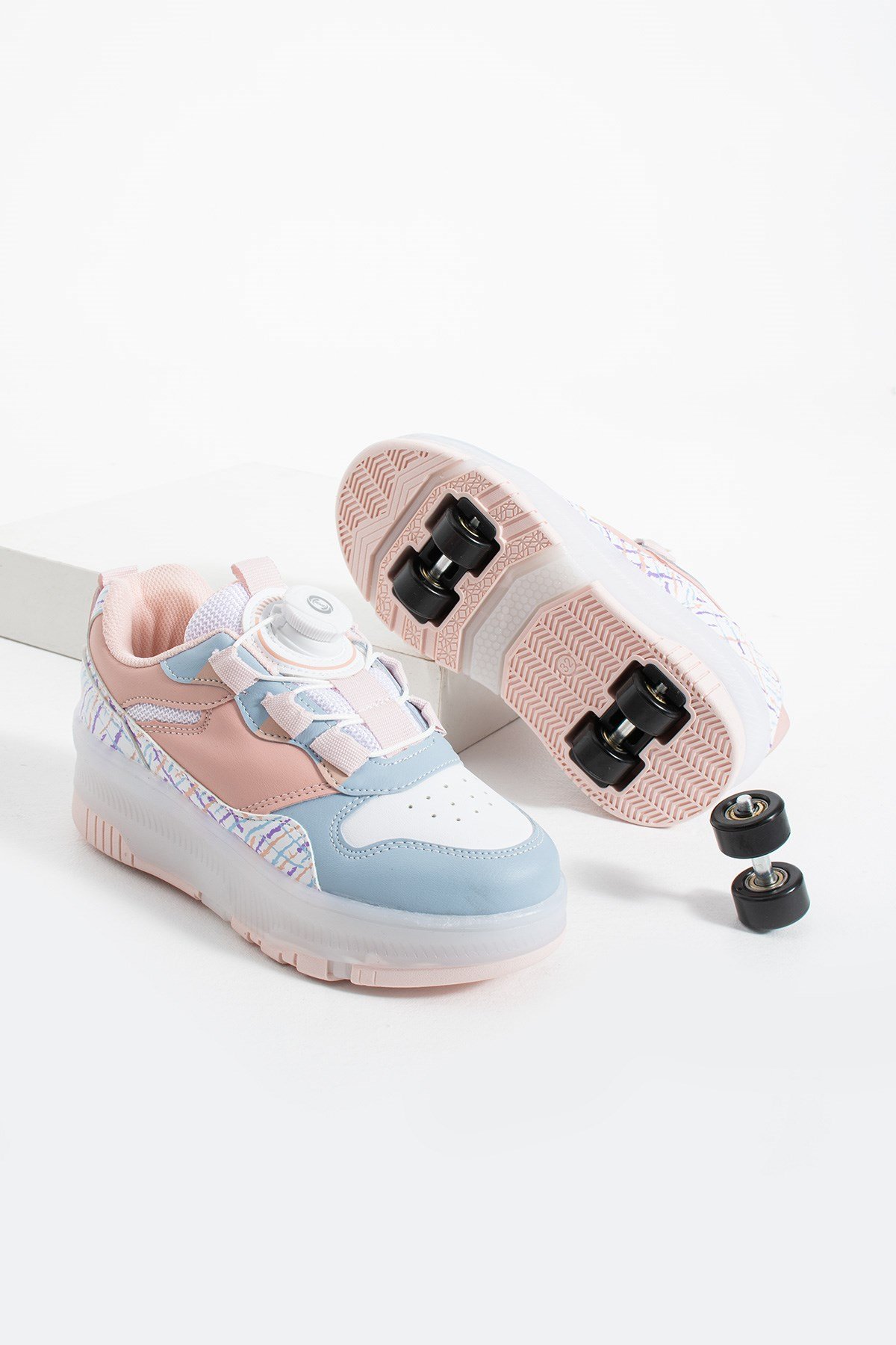 Çocuk Patenli Işıklı Spor Ayakkabı 4 Tekerlekli Çıkarılabilir Tekerlekli Sneaker